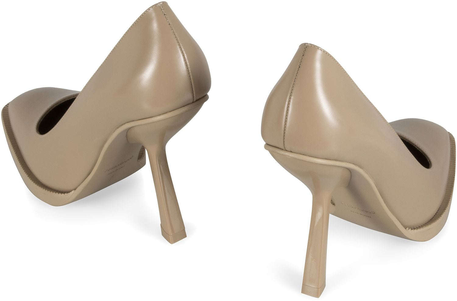 Ferragamo Elegant Leather Pumps for Women