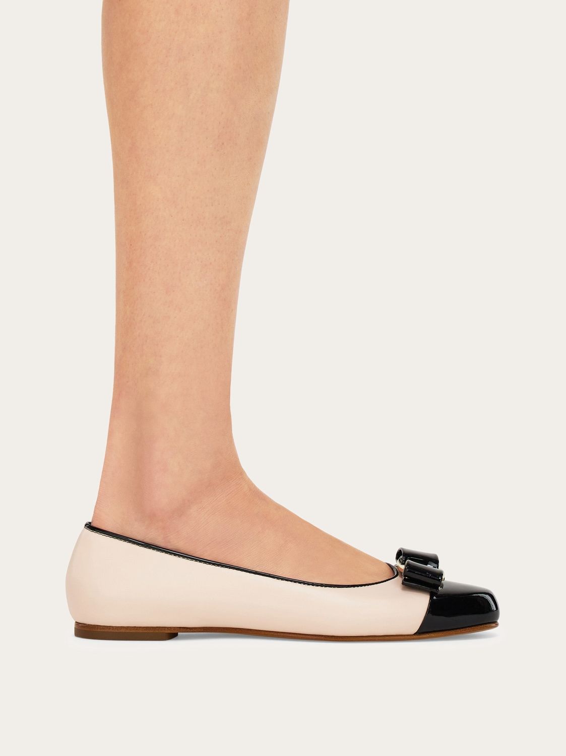 Ferragamo Elegant Ballerina Flats