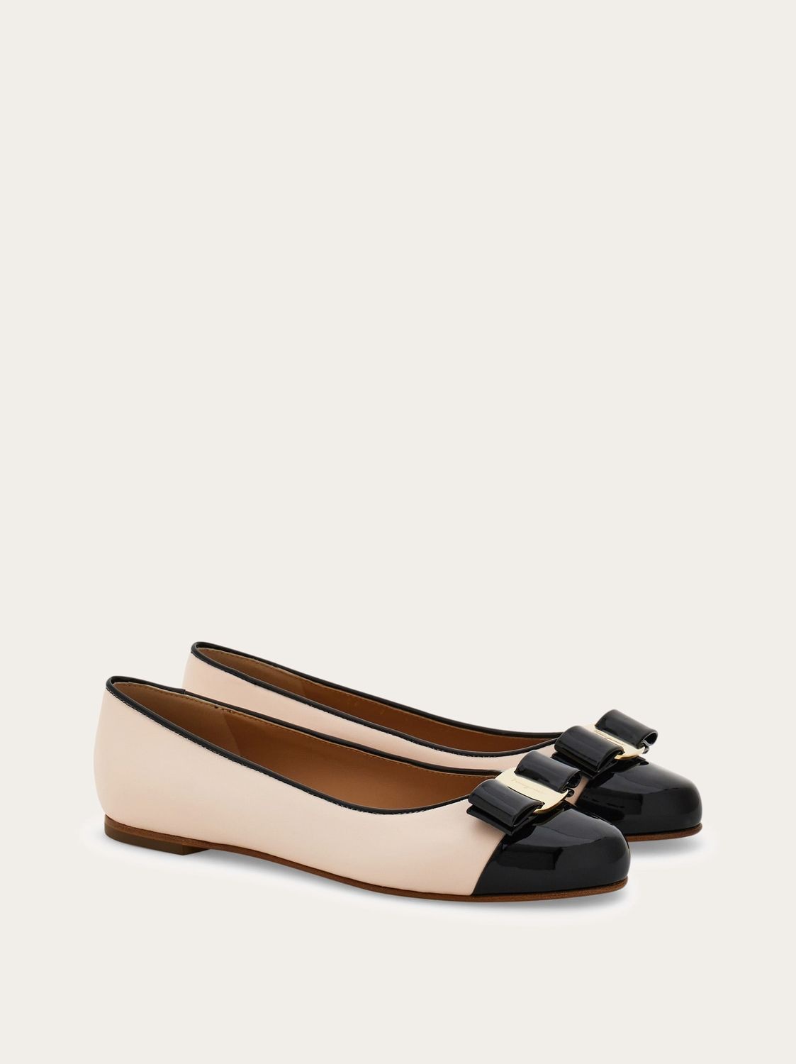 Ferragamo Elegant Ballerina Flats