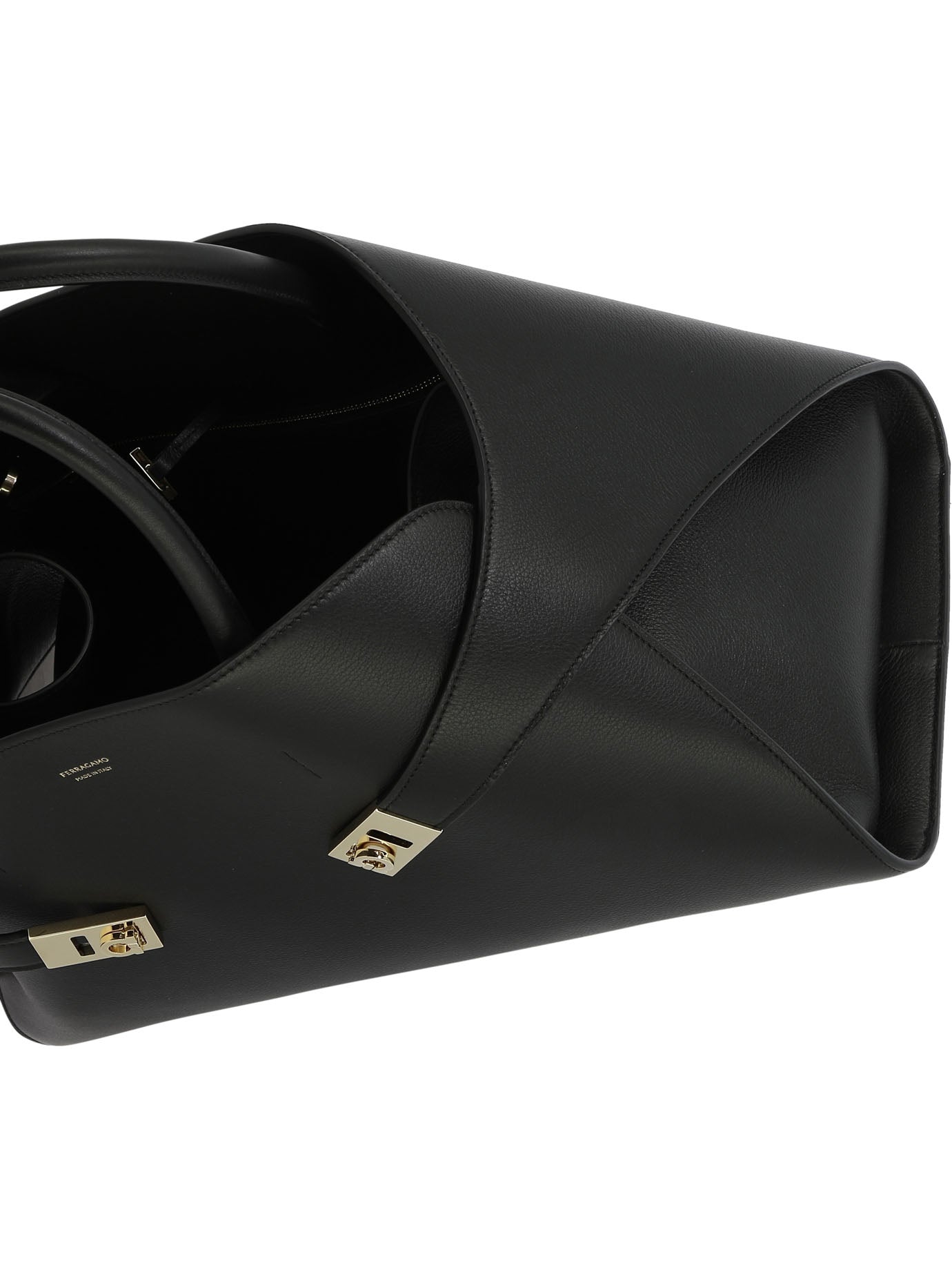 Ferragamo Elegant Shoulder Handbag for Women