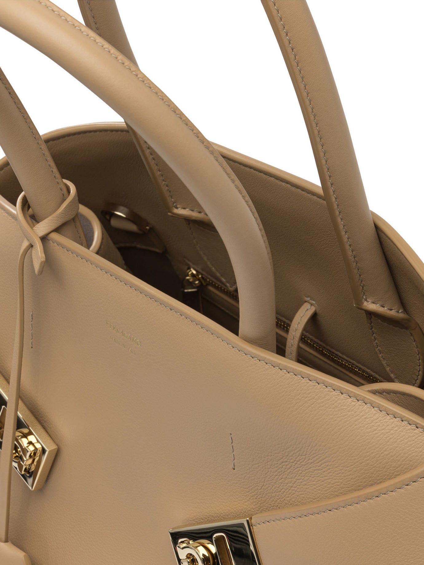 Ferragamo Elegant Leather Shoulder Handbag - Perfect for FW25