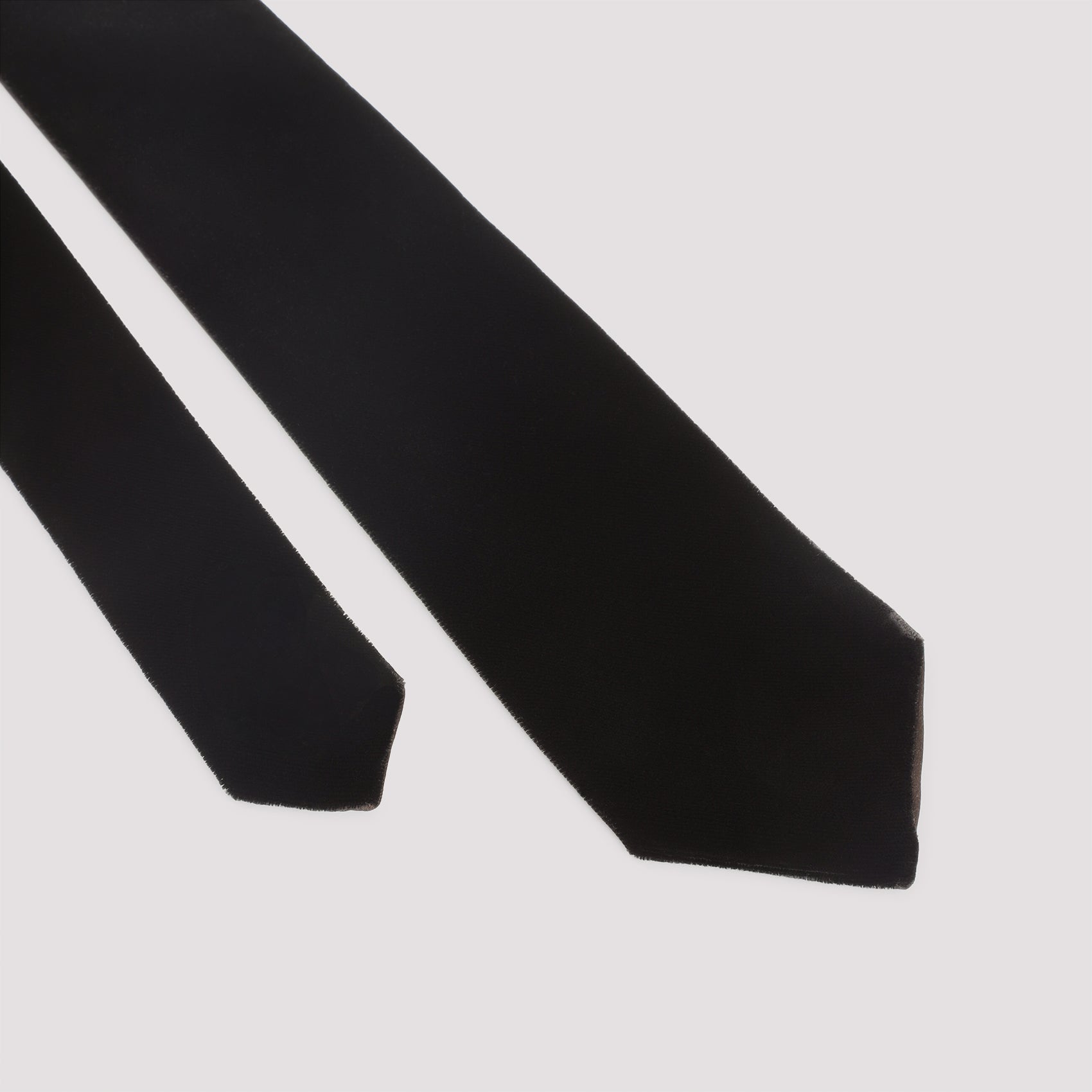 GIORGIO ARMANI Luxury Silk Tie for Men - FW25 Collection