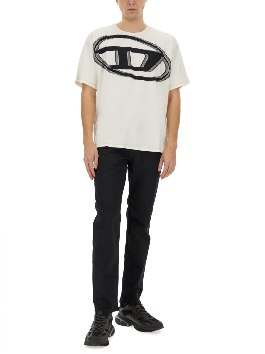 DIESEL Vintage-Inspired High-Rise Jeans - Size 32