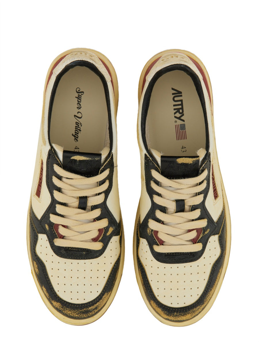 AUTRY Vintage-Inspired Men's Low-Top Sneakers