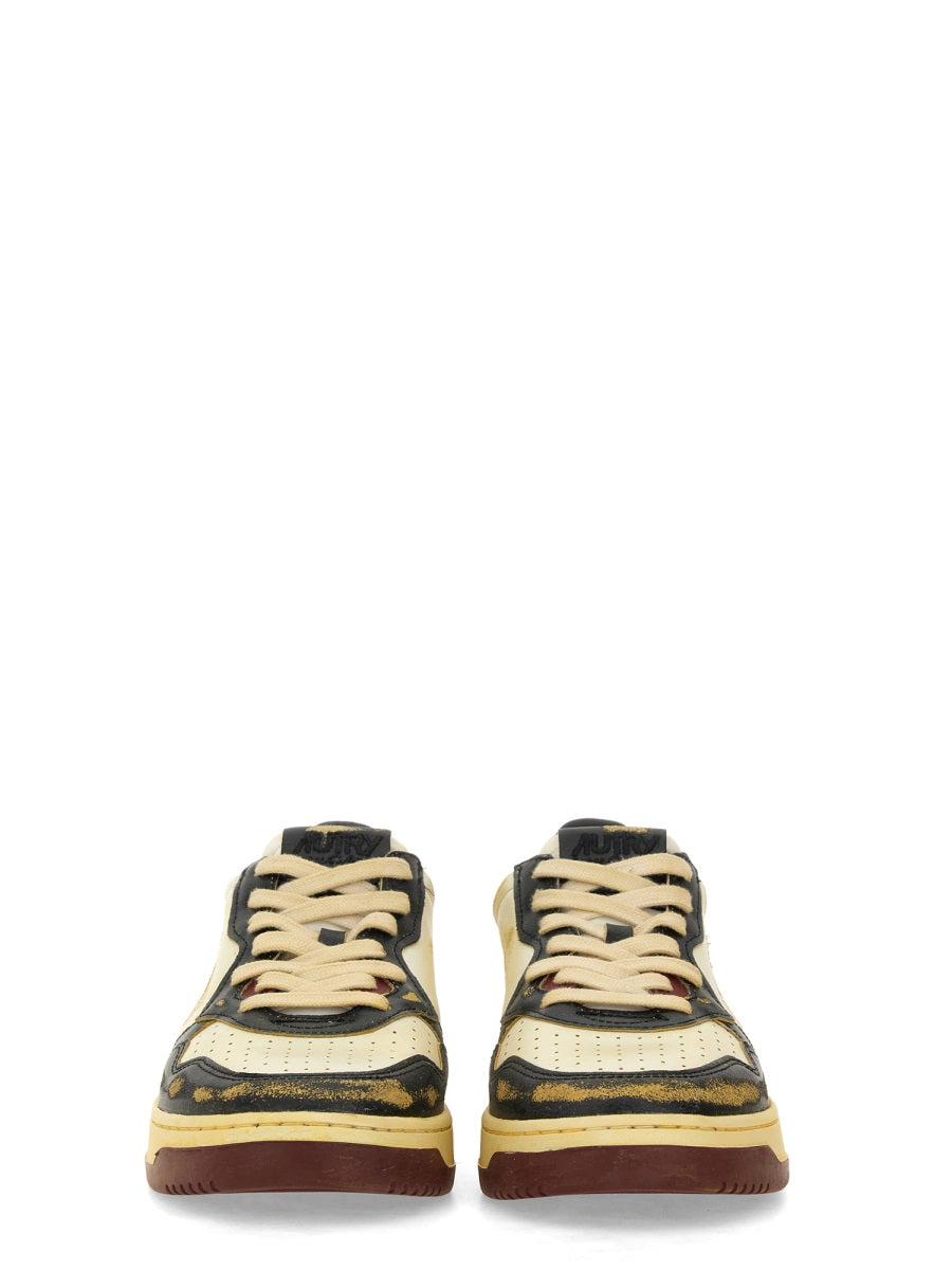 AUTRY Vintage-Inspired Men's Low-Top Sneakers