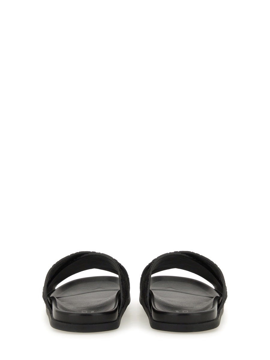 GUCCI Men's Sandal Slider with Iconic GG Pattern