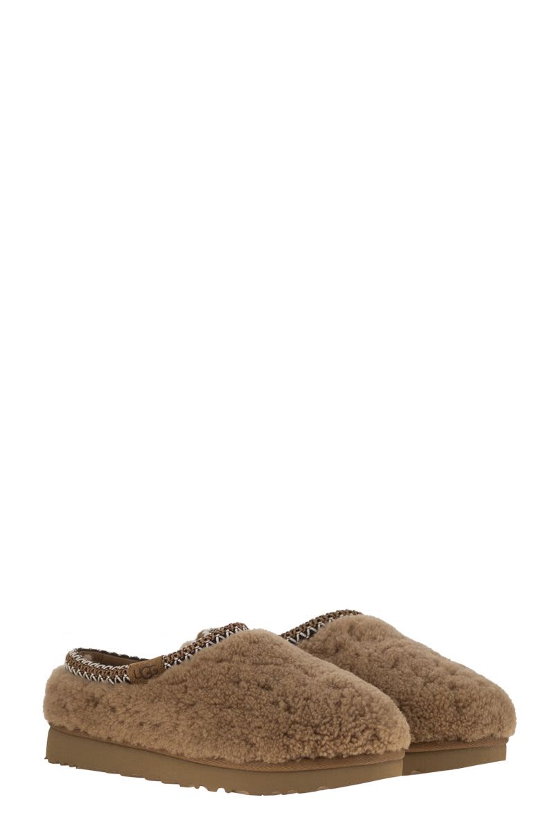 UGG Maxi Curly Crimped Sheepskin Sandals