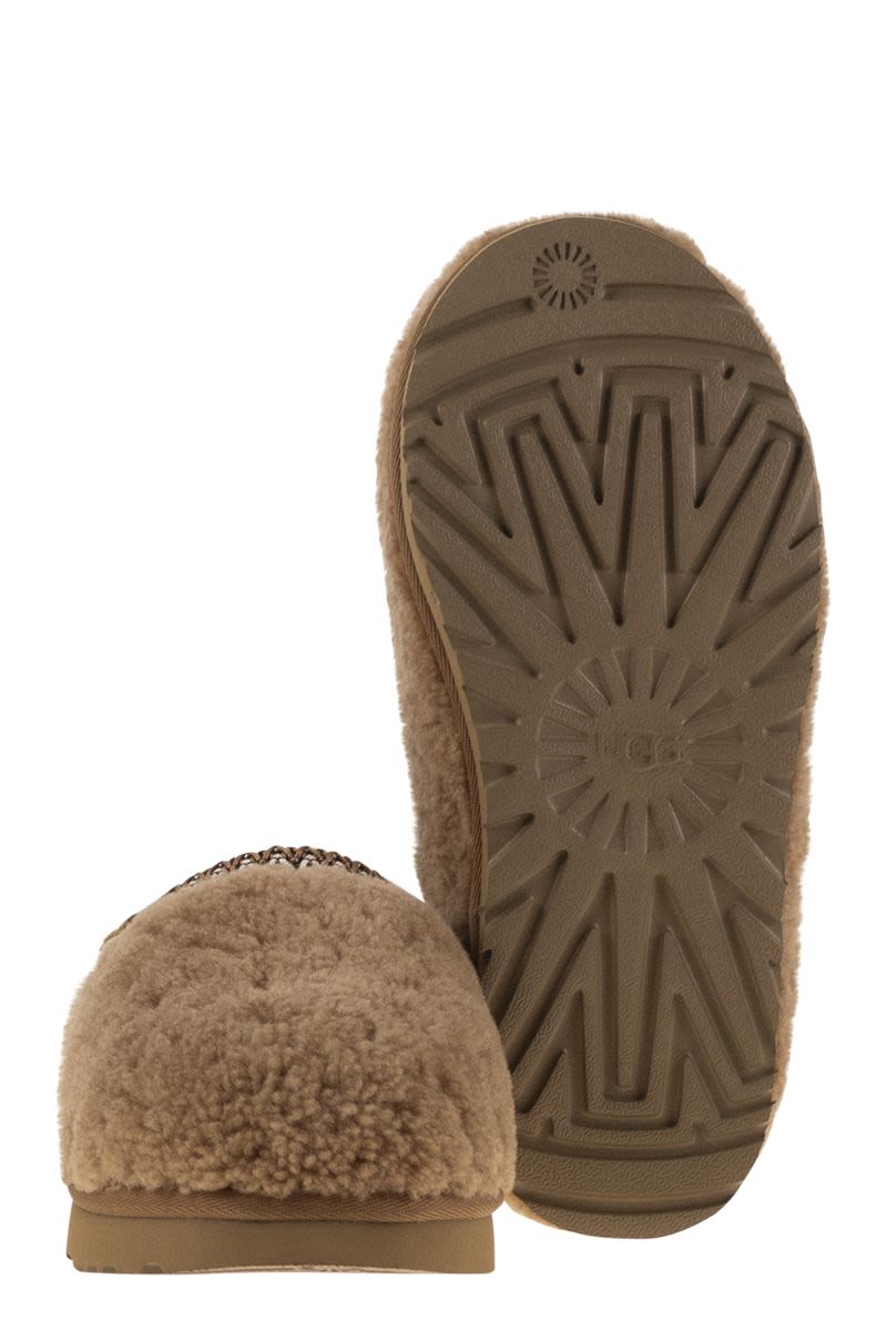 UGG Maxi Curly Crimped Sheepskin Sandals