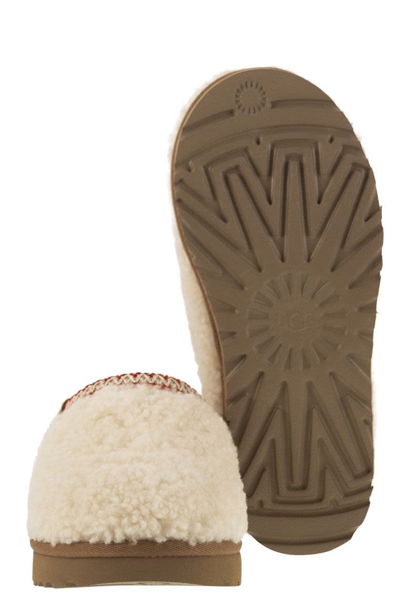 UGG Maxi Curly Sandals