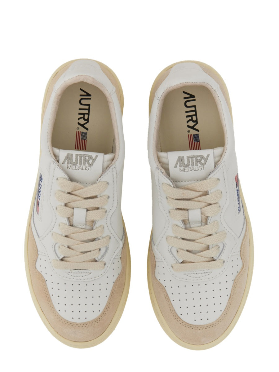 AUTRY Medalist Low Women's Sneakers