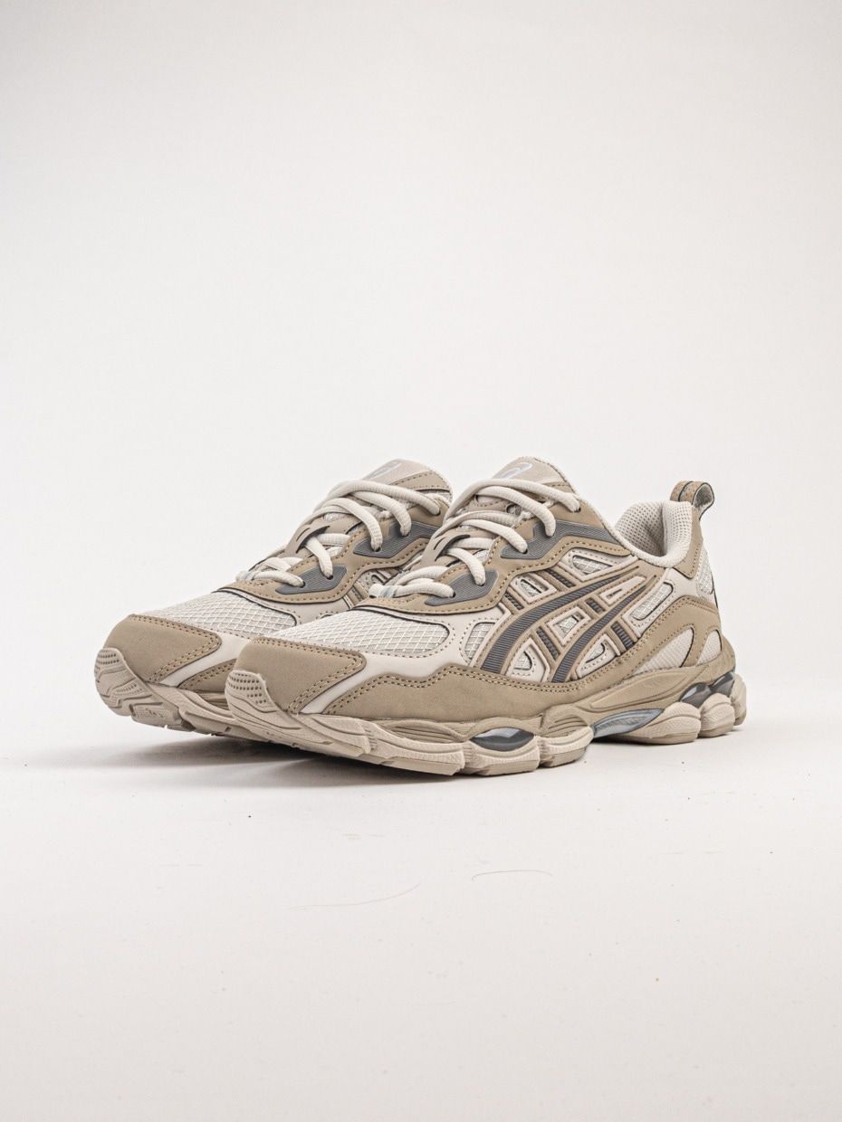 ASICS Panelled-Design Low-Top Sneaker