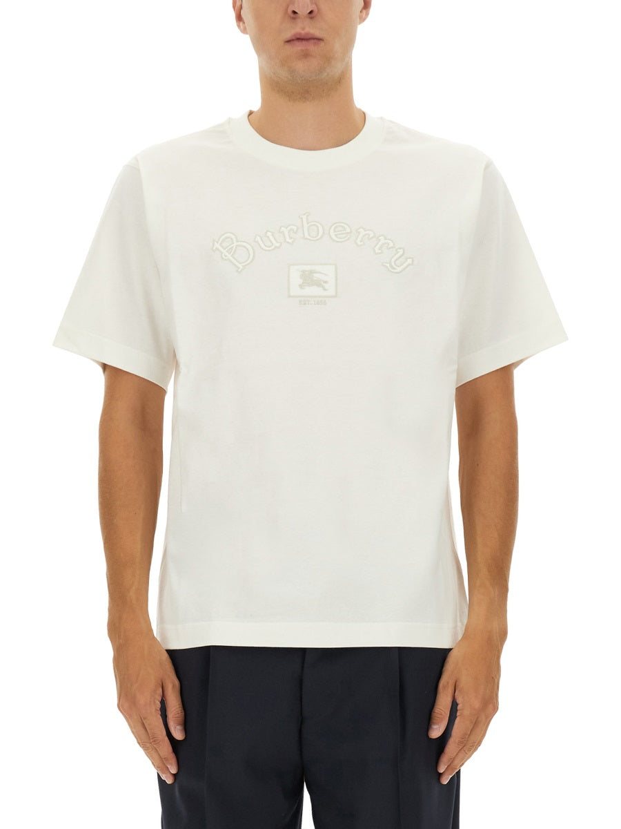 BURBERRY Gothic Logo T-Shirt - Size L