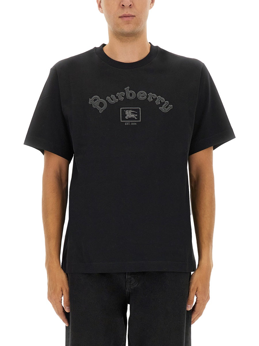 BURBERRY Gothic Logo T-Shirt - Size L