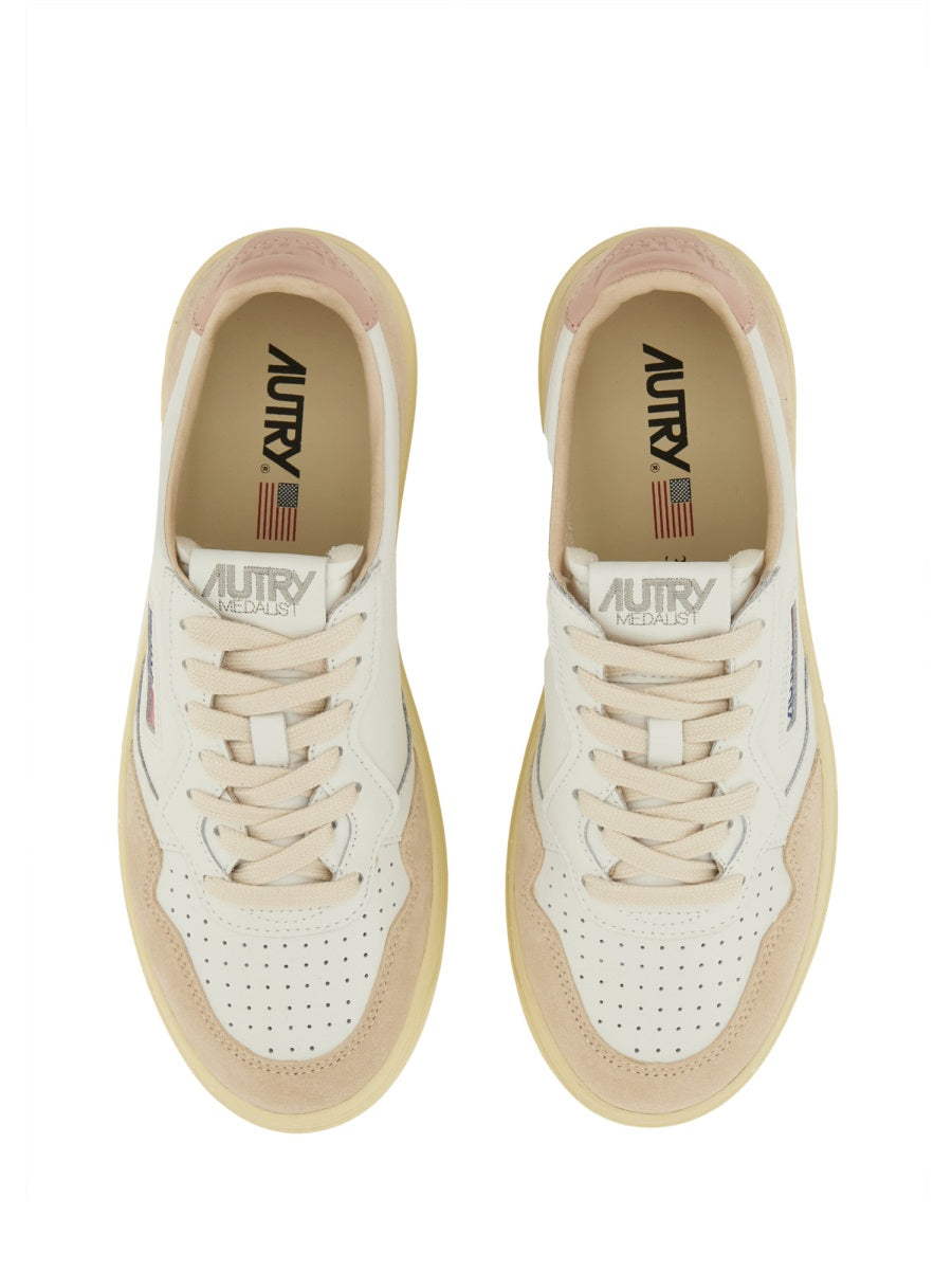 AUTRY Medalist Low Women's Sneakers