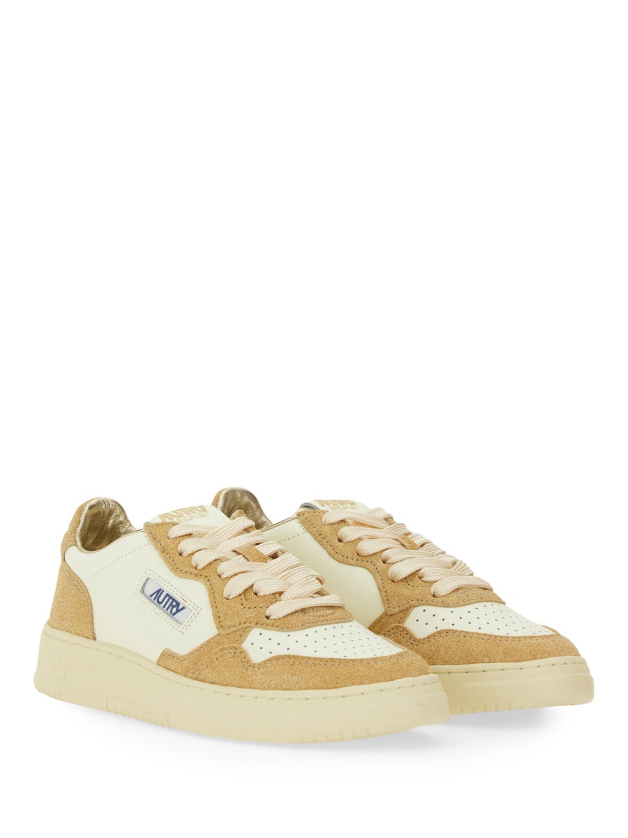 AUTRY Women's Medalist Low Sneaker