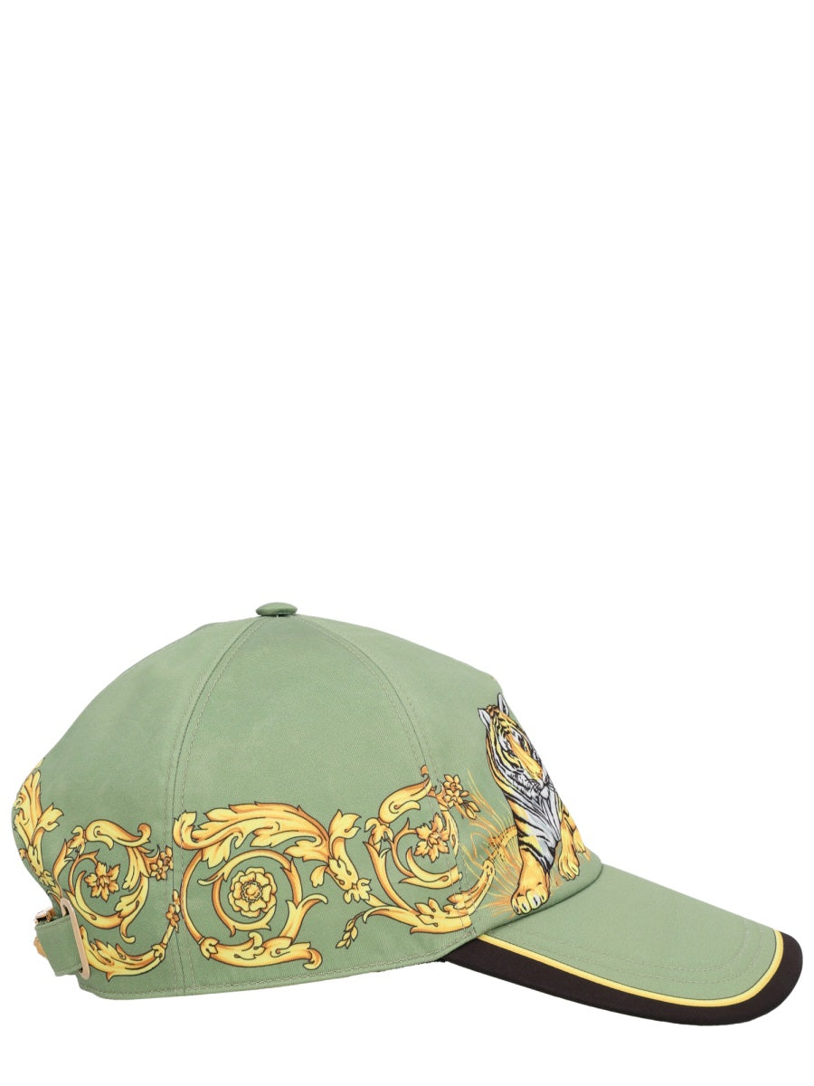 VERSACE Versatile Men's Mini Hat for Fall/Winter 2025
