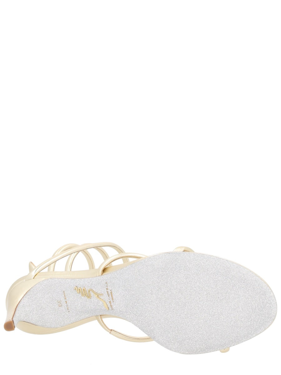 RENE CAOVILLA Elegance in Mini Heels