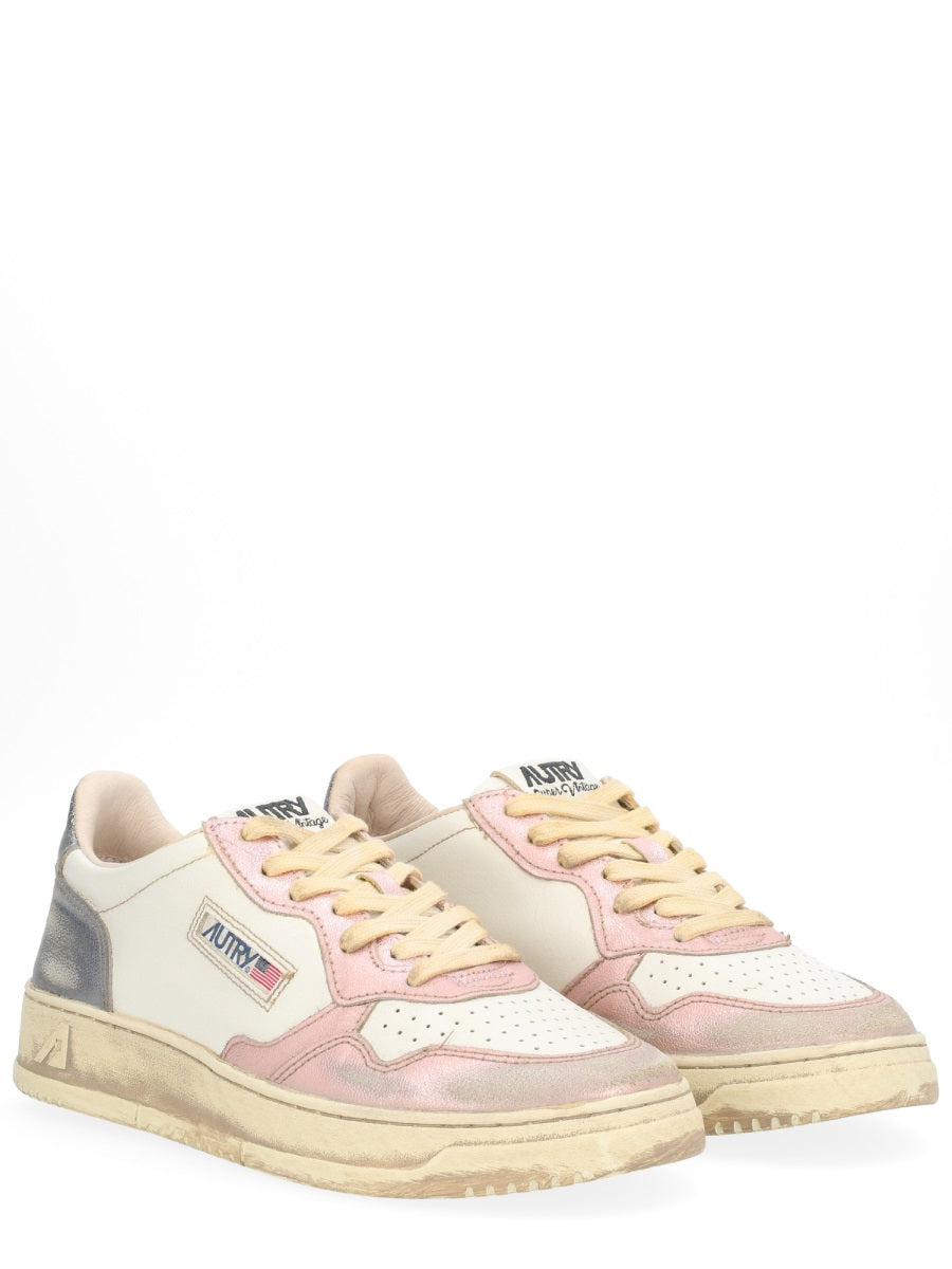 AUTRY Classic Women's Sneakers - FW25 Collection
