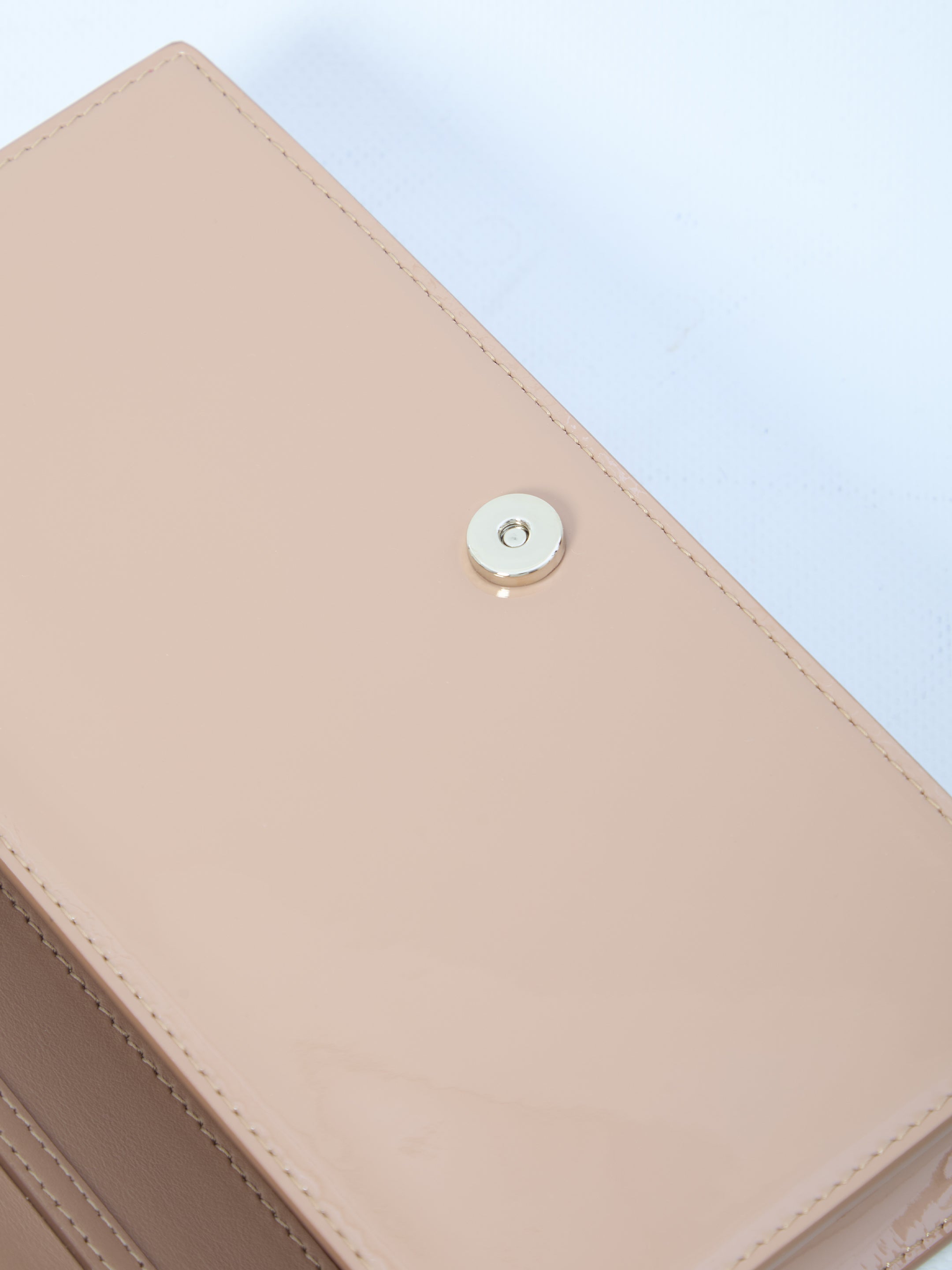 CHRISTIAN LOUBOUTIN Mini Clutch Bag with Chain Strap - 22 x 12 x 5 CM