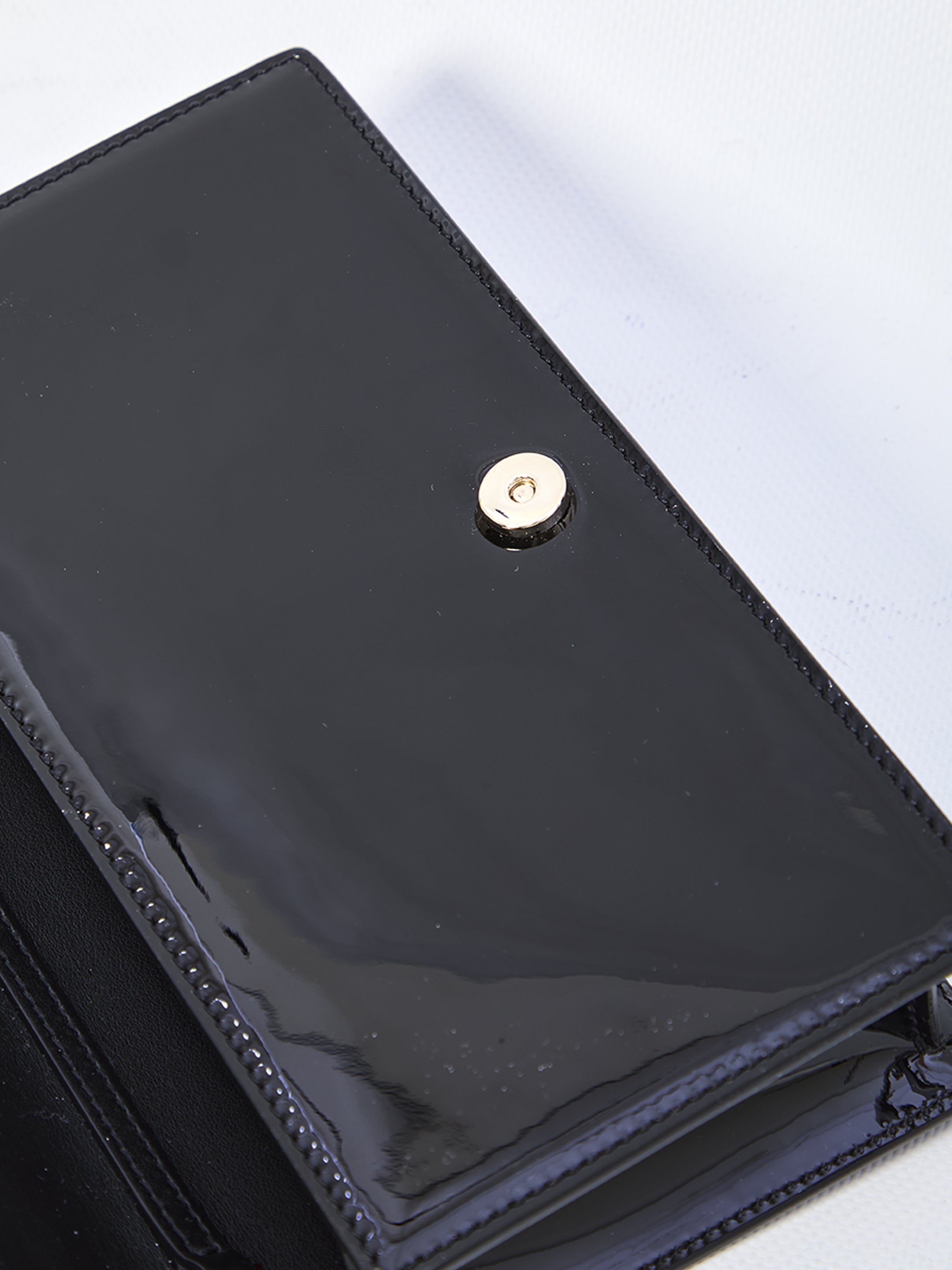 CHRISTIAN LOUBOUTIN Mini Clutch with Removable Chain Strap and Red Lining (22x12x5 cm)