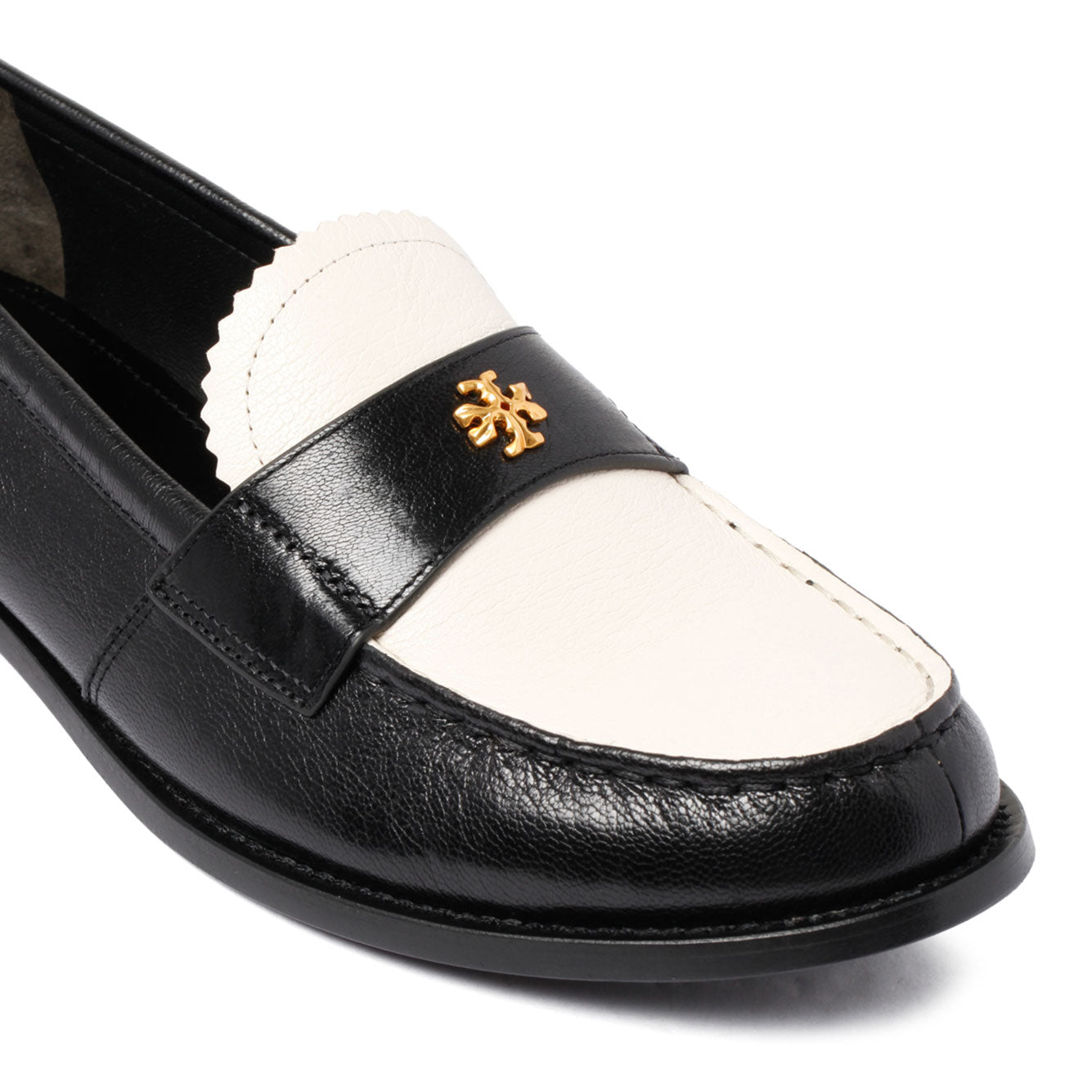 TORY BURCH Classic Leather Flat Shoes for Women