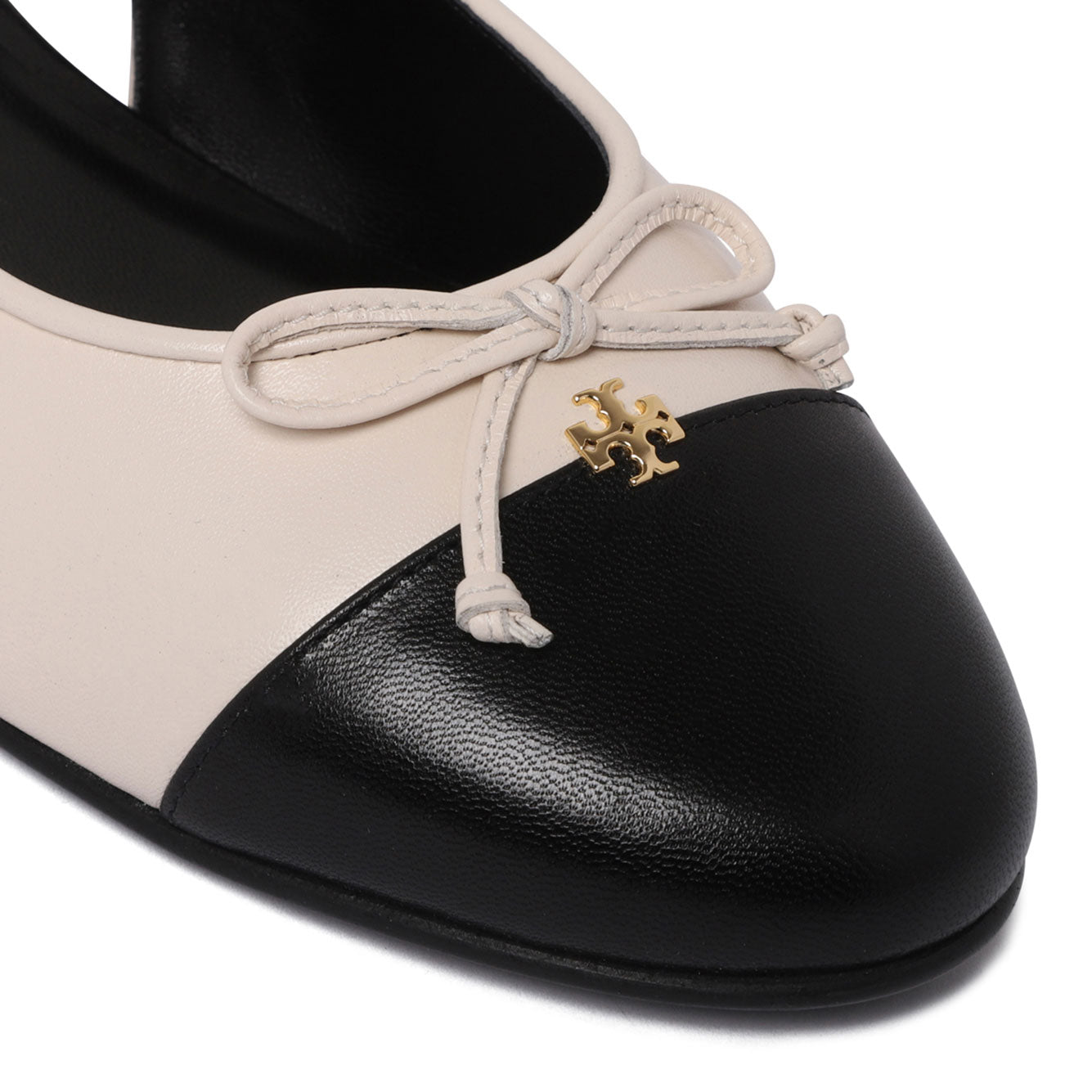 TORY BURCH Elegant Flat Sandals for Women