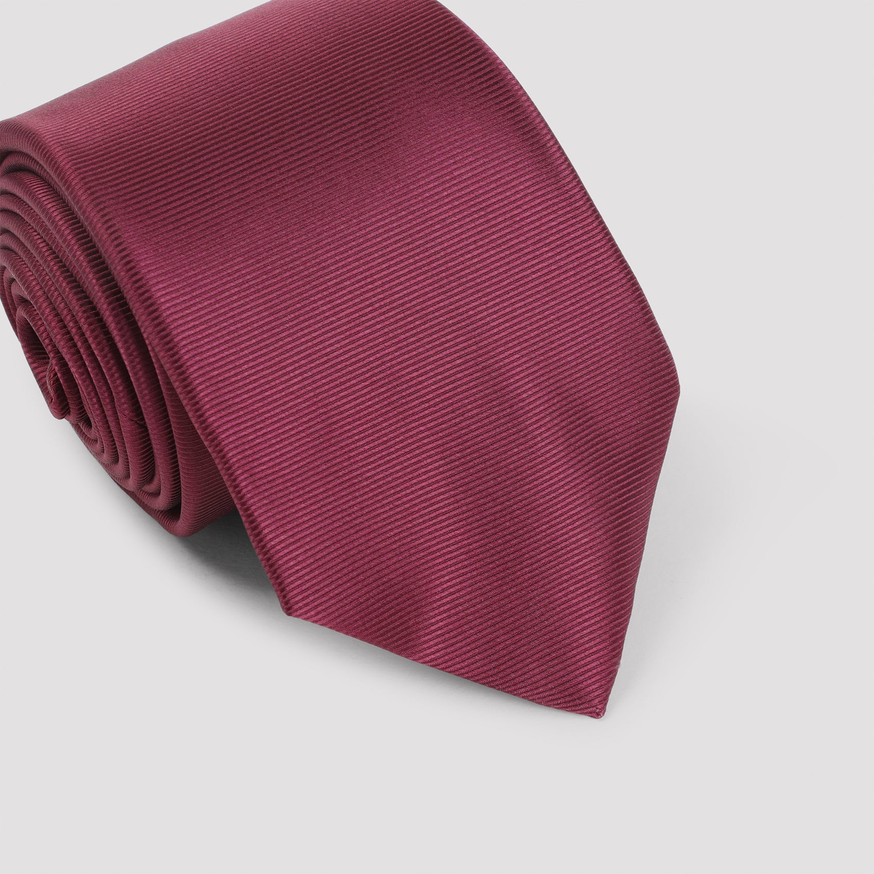 KITON Elegant 100% Silk Tie for Men