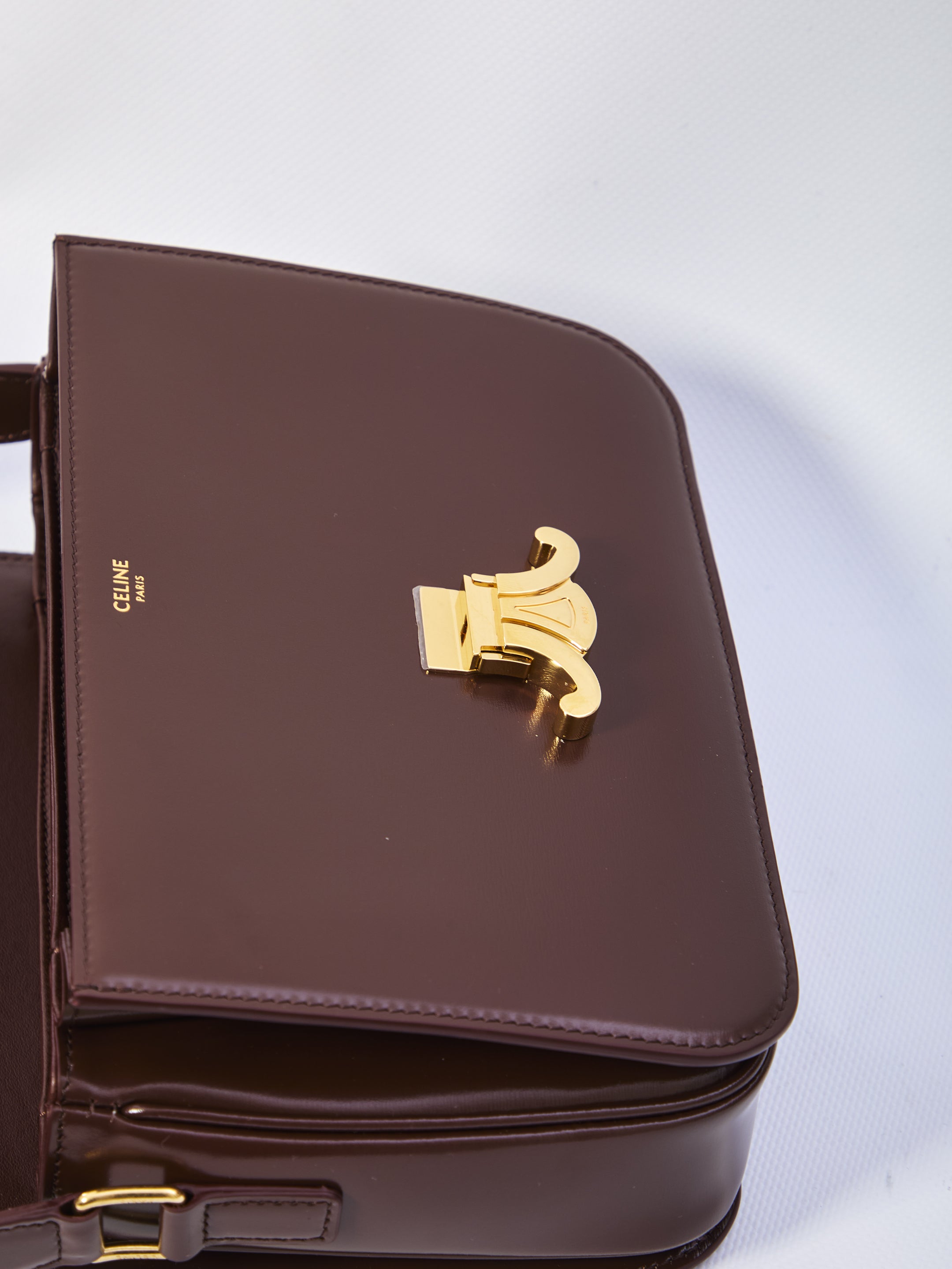 CELINE Classic Triomphe Handbag - 22 x 15.5 x 6 CM