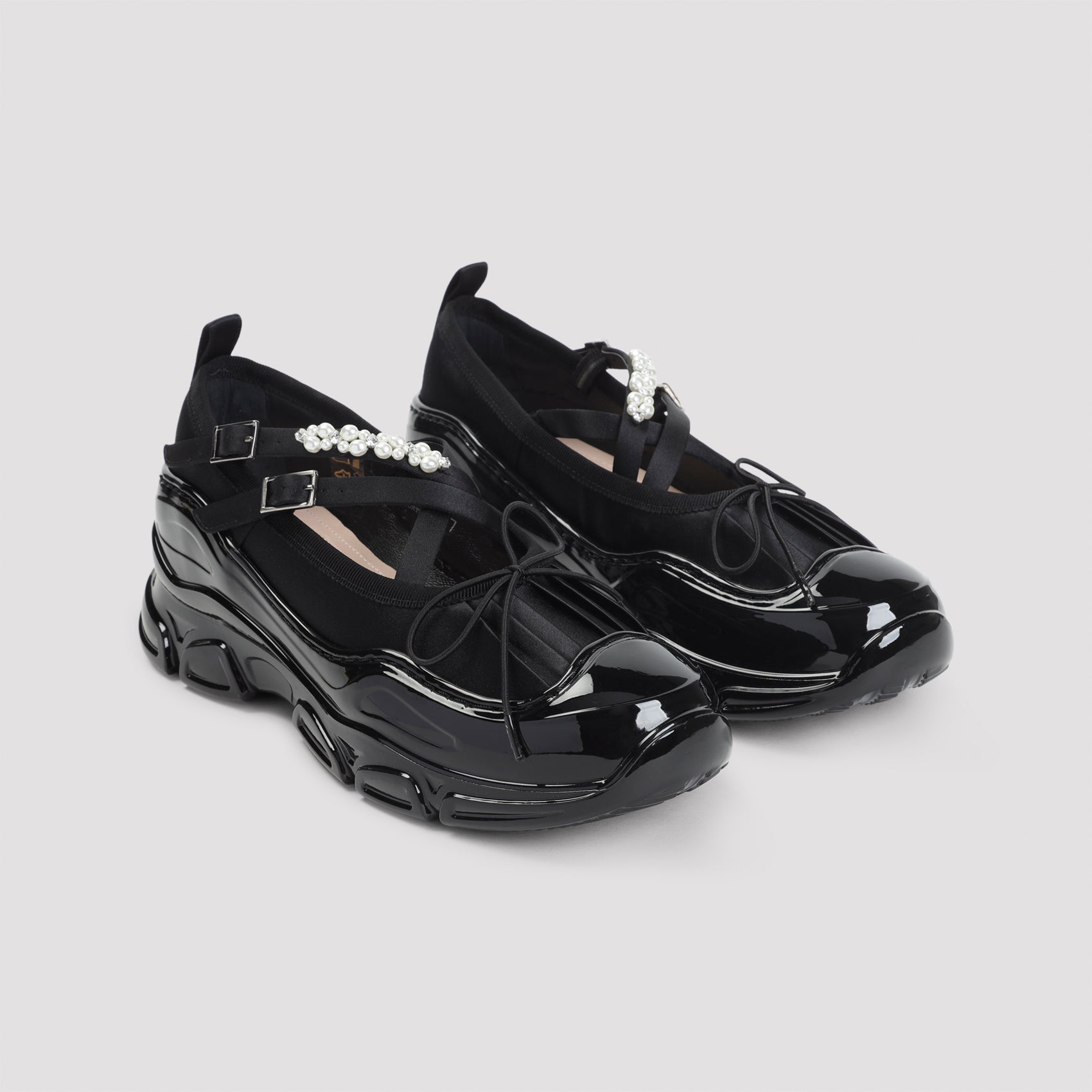 SIMONE ROCHA Classic Criss Cross Tracker Ballerina