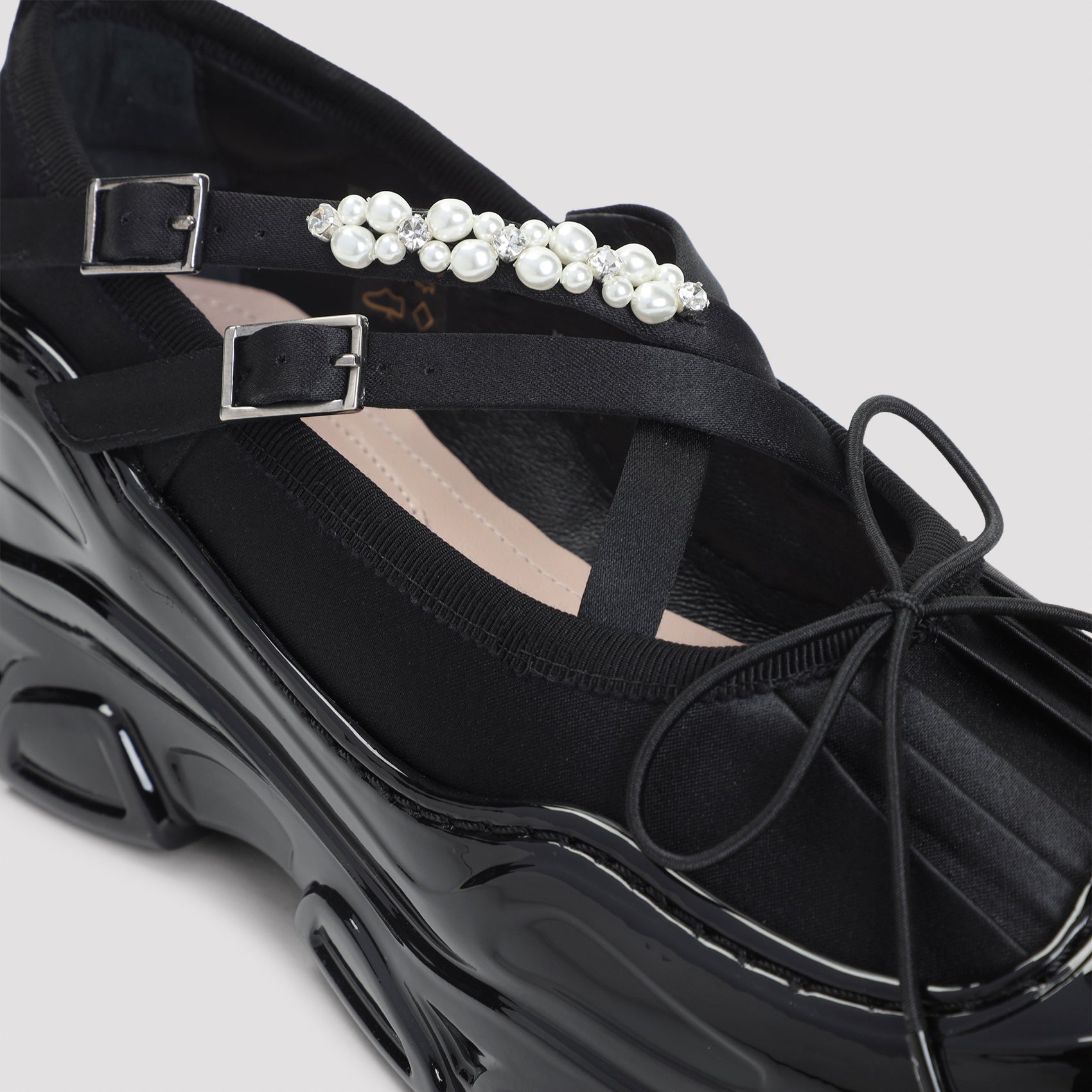 SIMONE ROCHA Classic Criss Cross Tracker Ballerina