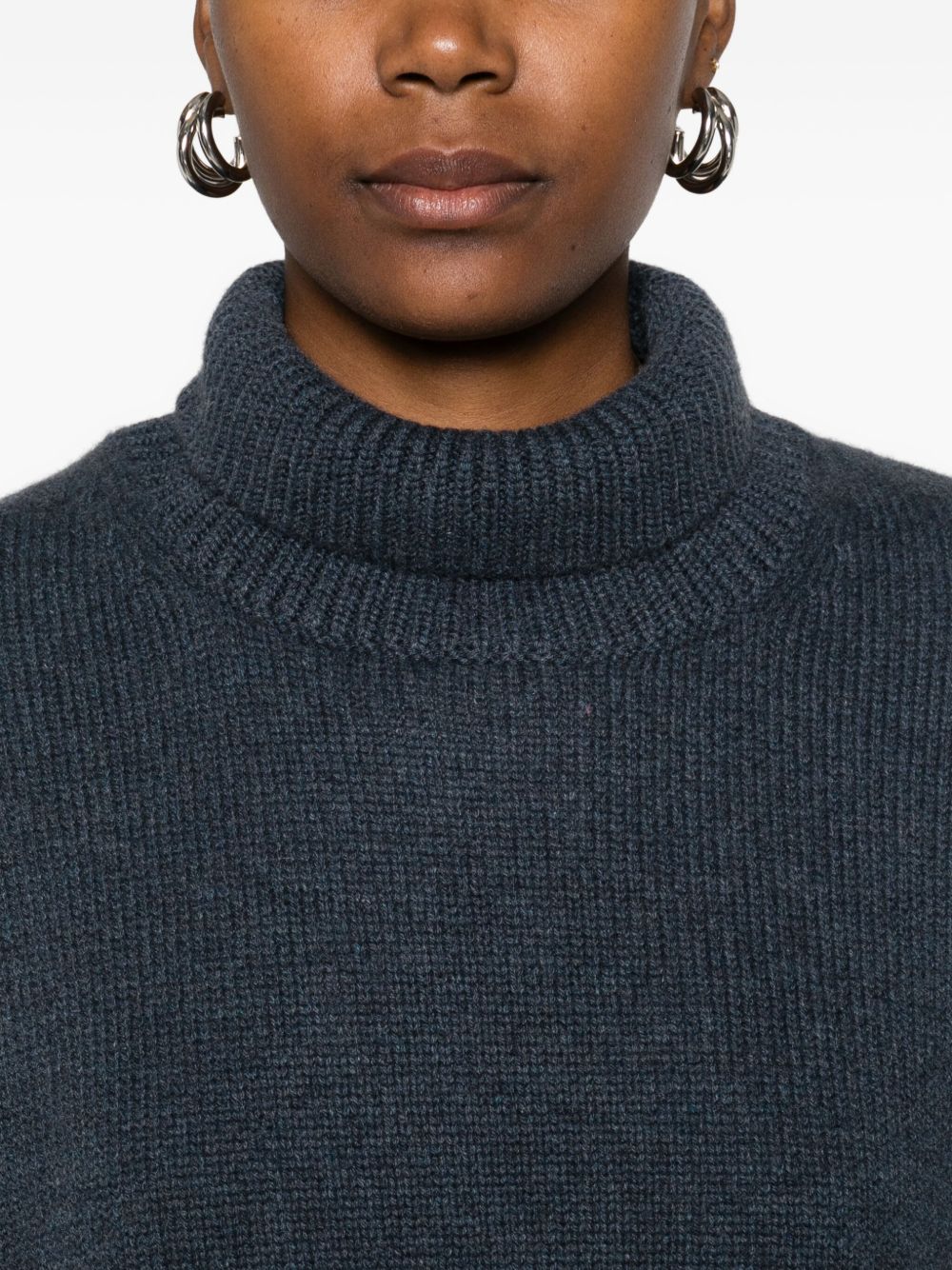 LISA YANG Heidi Cashmere Turtleneck Sweater