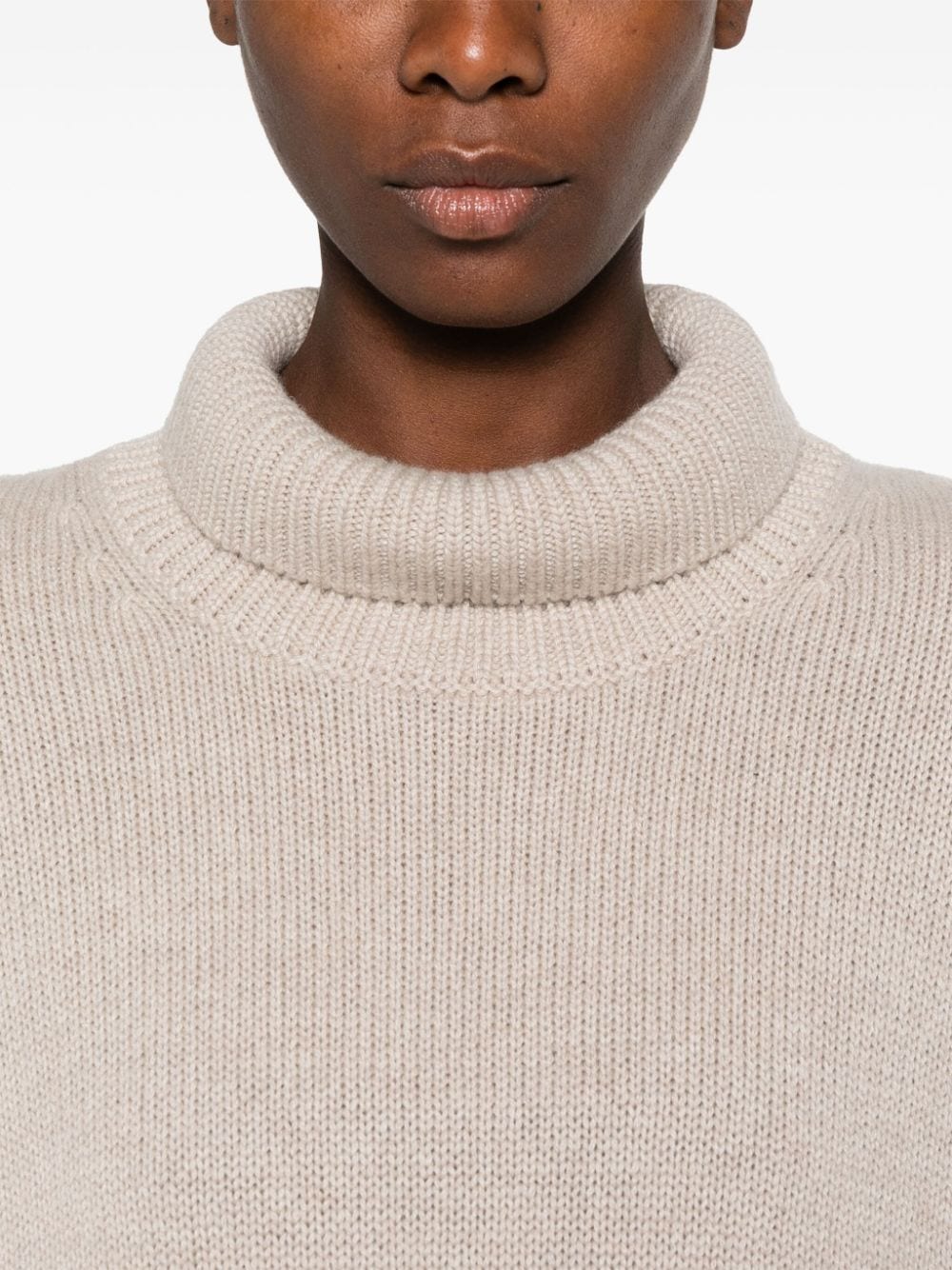 LISA YANG Heidi Cashmere Turtle-Neck Sweater