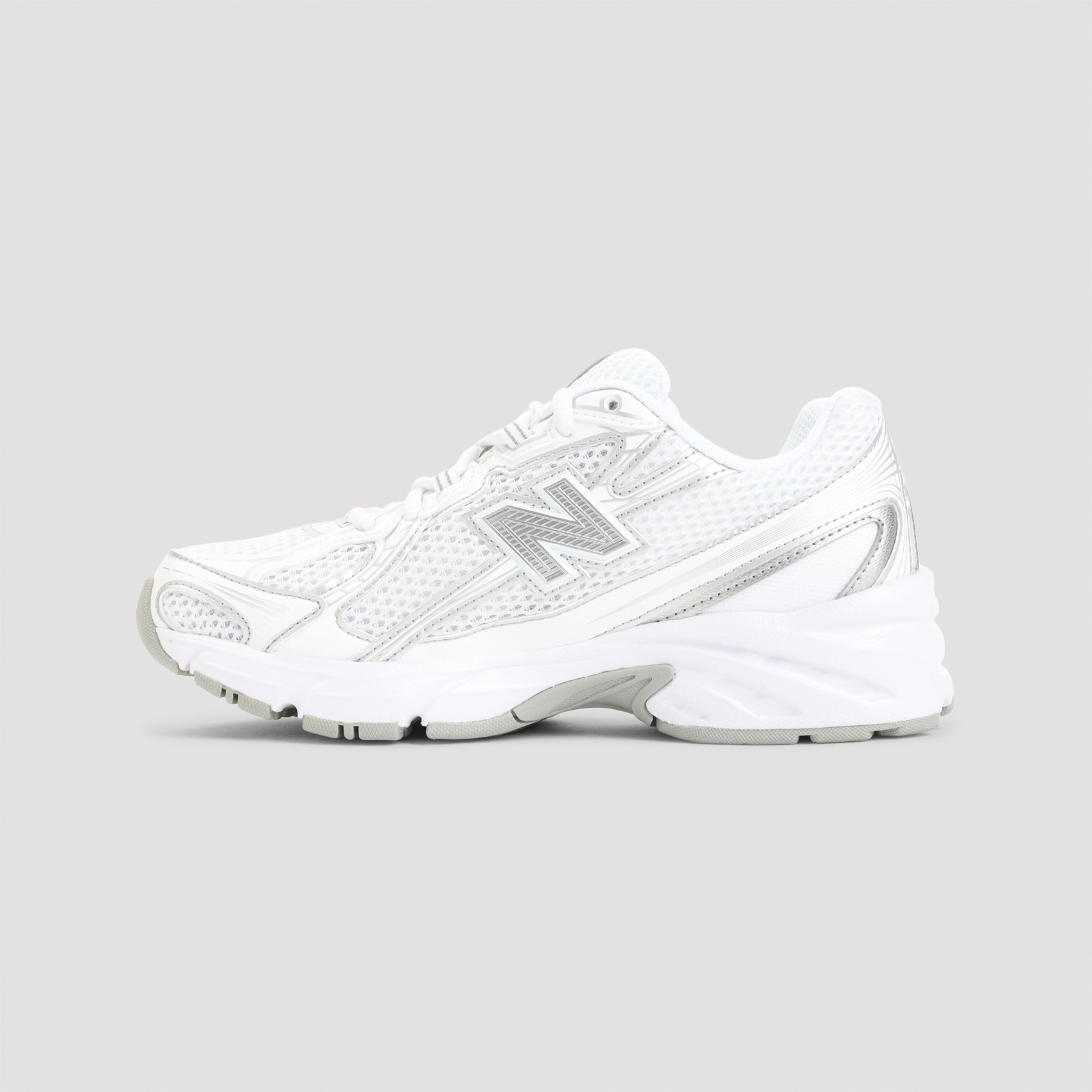 NEW BALANCE 740 Sneaker for All Seasons
