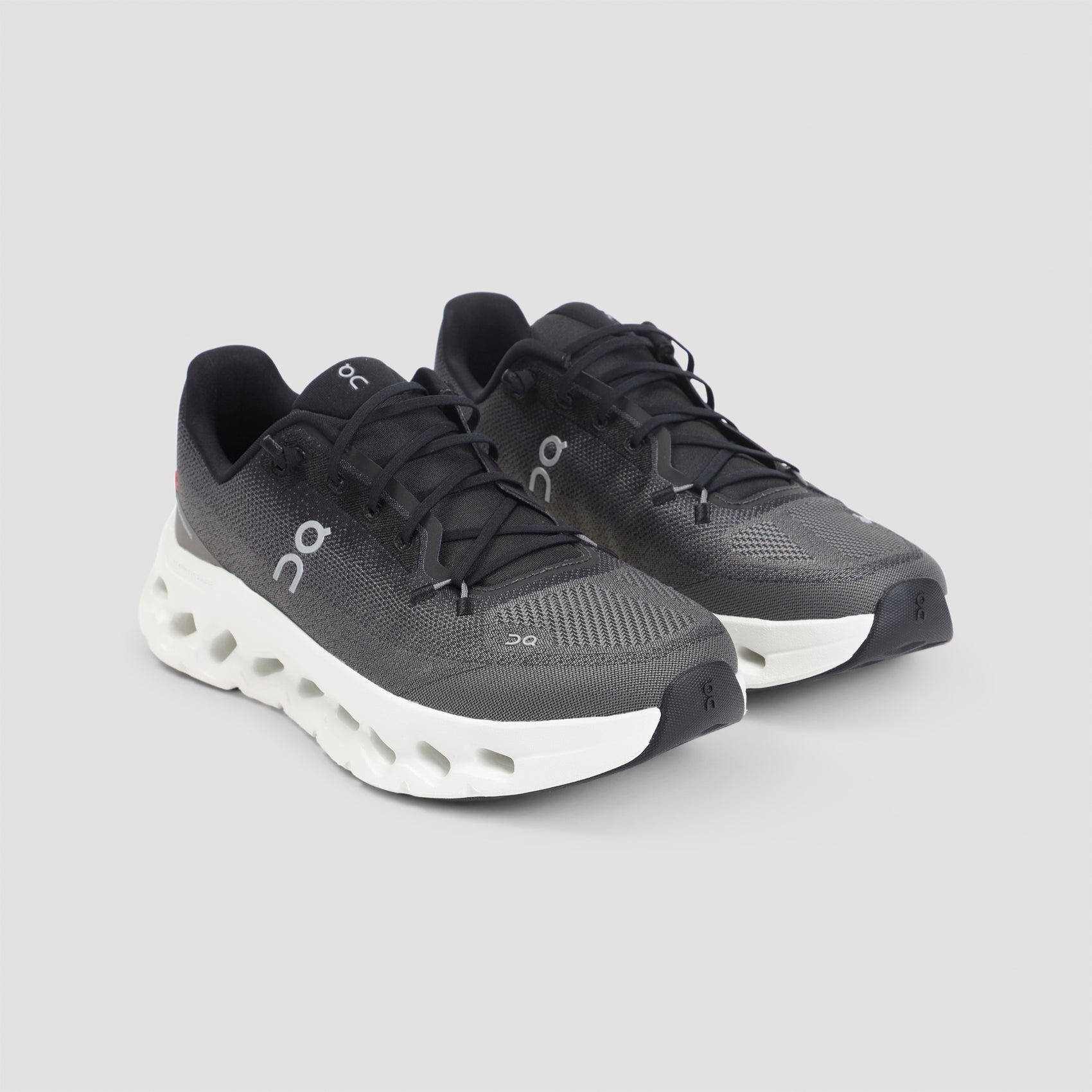 ON Men's Cloudtilt Sneaker