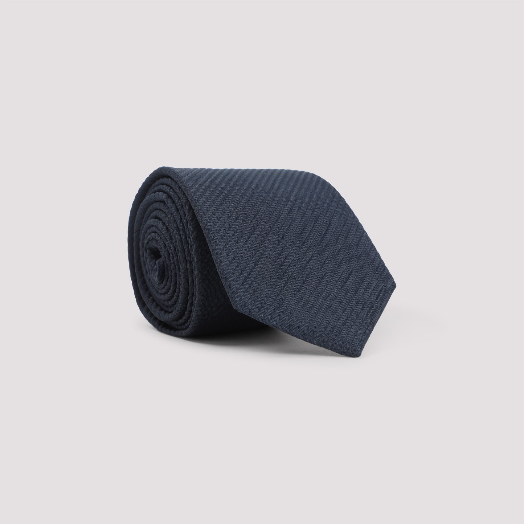 GIORGIO ARMANI Luxurious Viscose and Silk Tie for Men