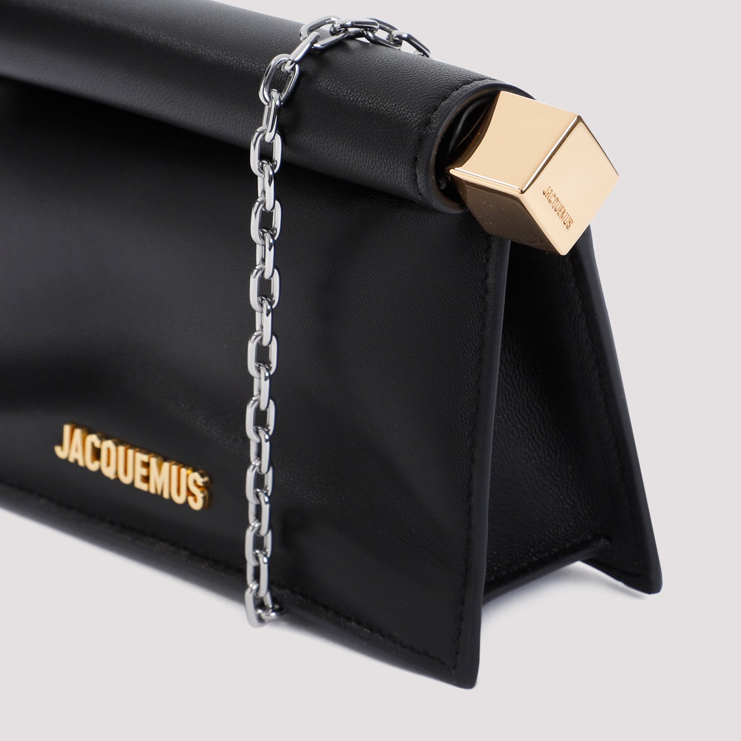 JACQUEMUS Mini Round Leather Handbag 19cm x 13cm x 6cm