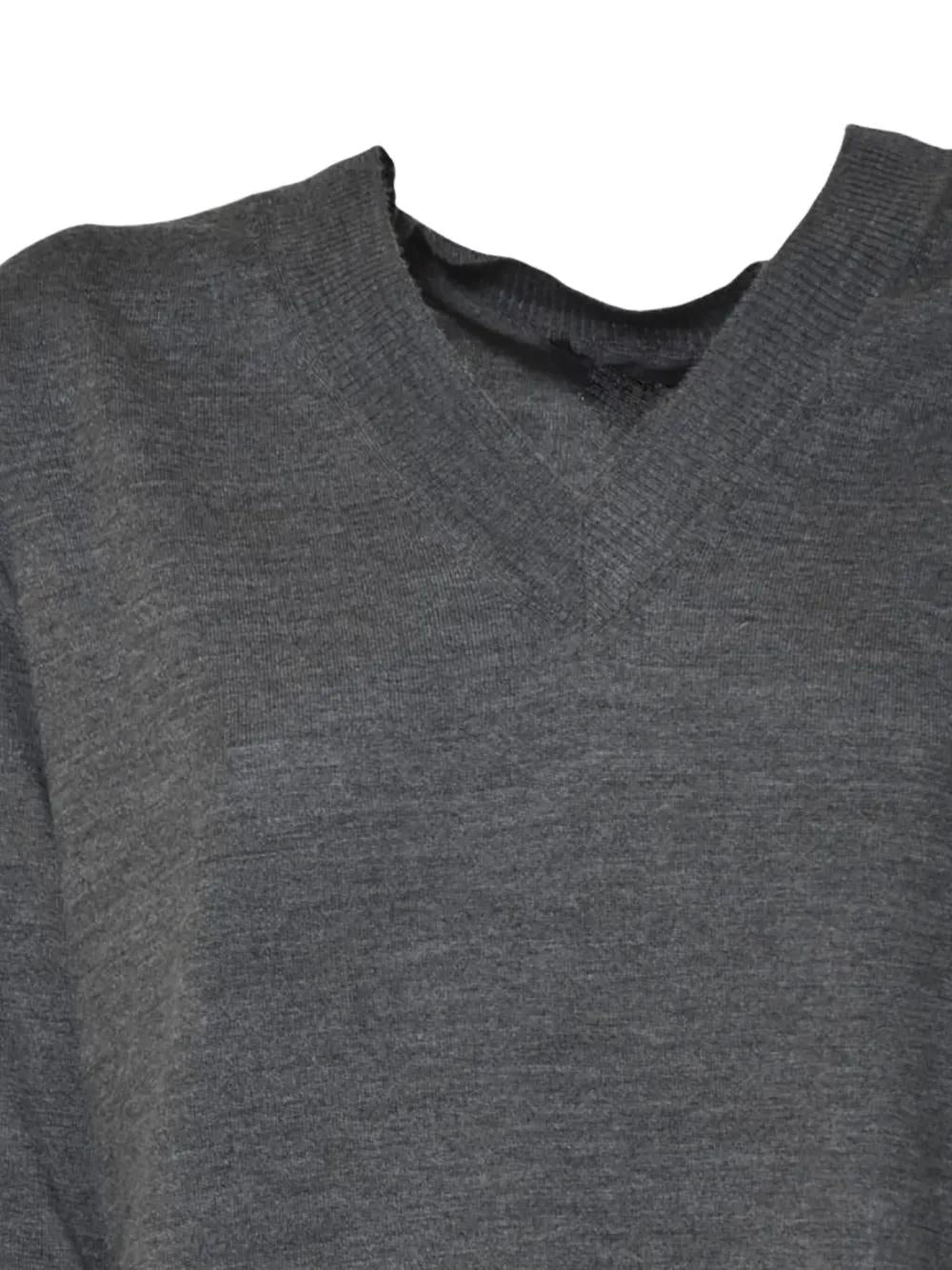 WEEKEND MAX MARA Cashmere V-Neck Pullover with Ribbed Cuffs and Hem