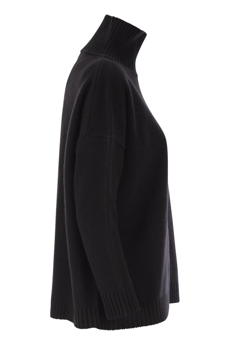WEEKEND MAX MARA Cozy Oversized Wool Turtleneck Sweater