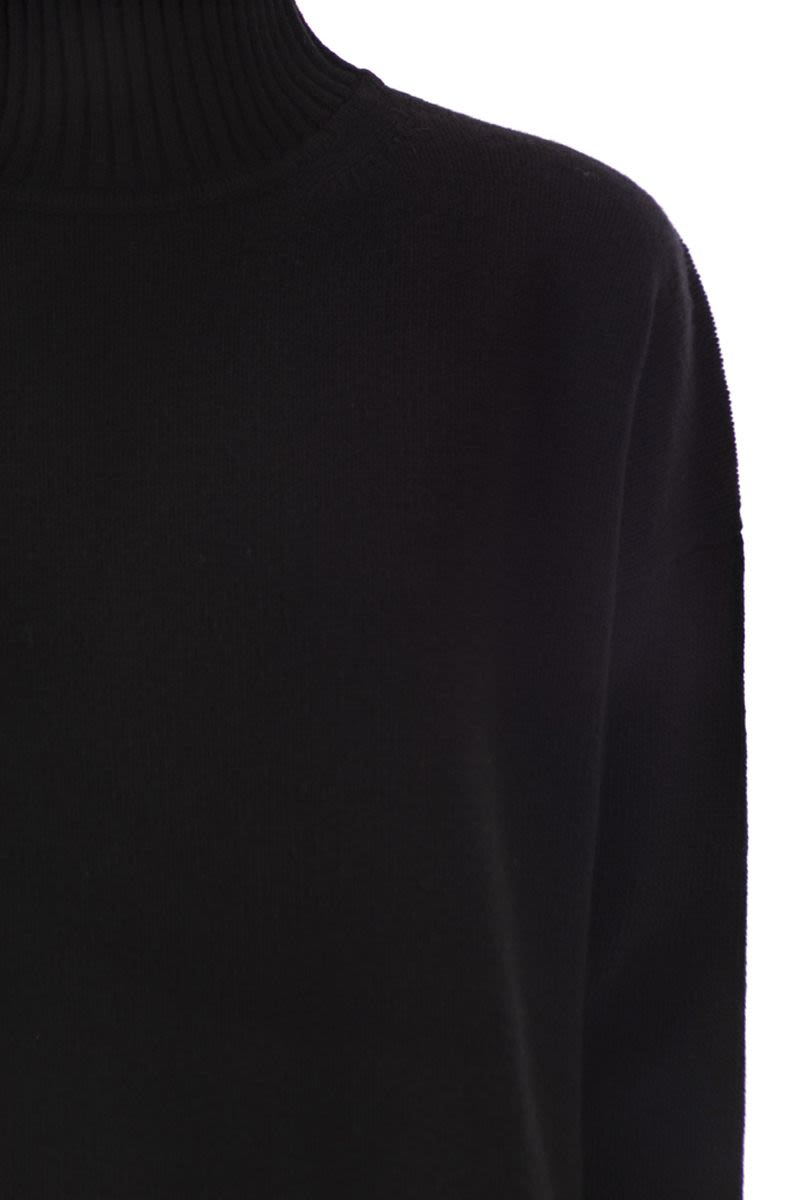 WEEKEND MAX MARA Cozy Oversized Wool Turtleneck Sweater