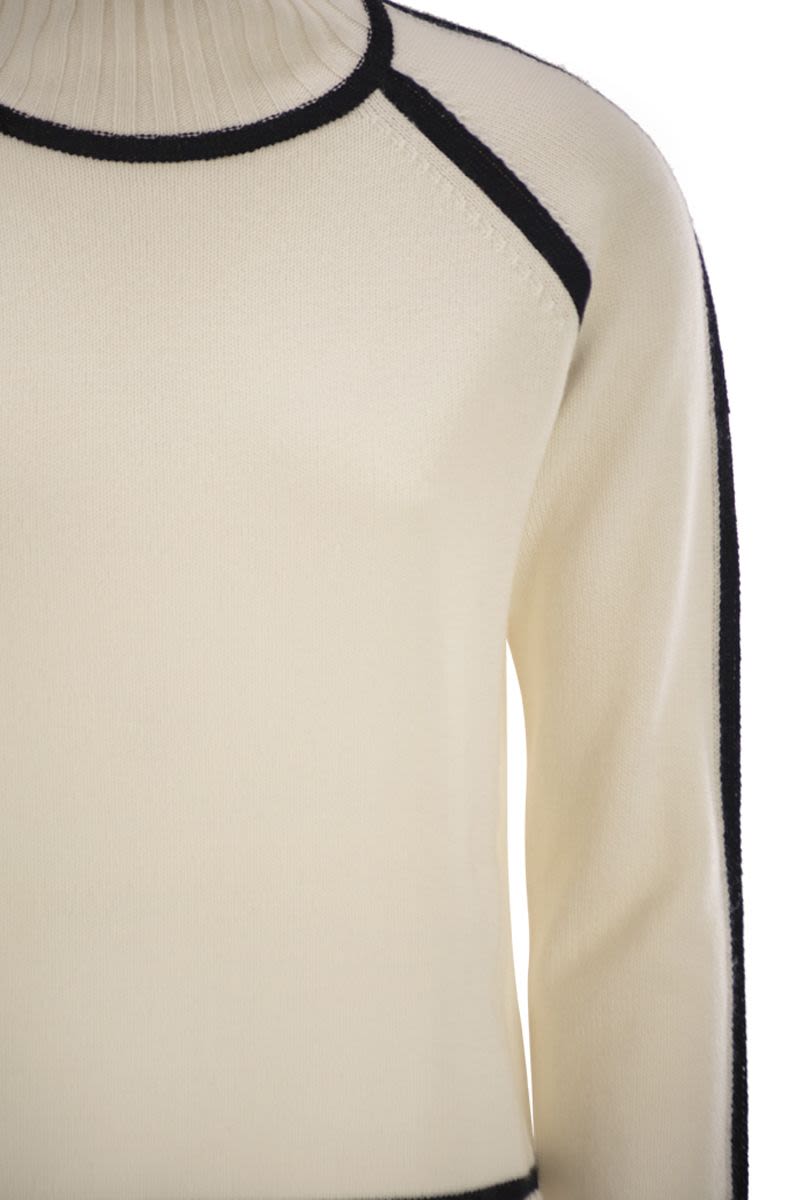 MAX MARA Luxury Wool and Cashmere Turtleneck Sweater