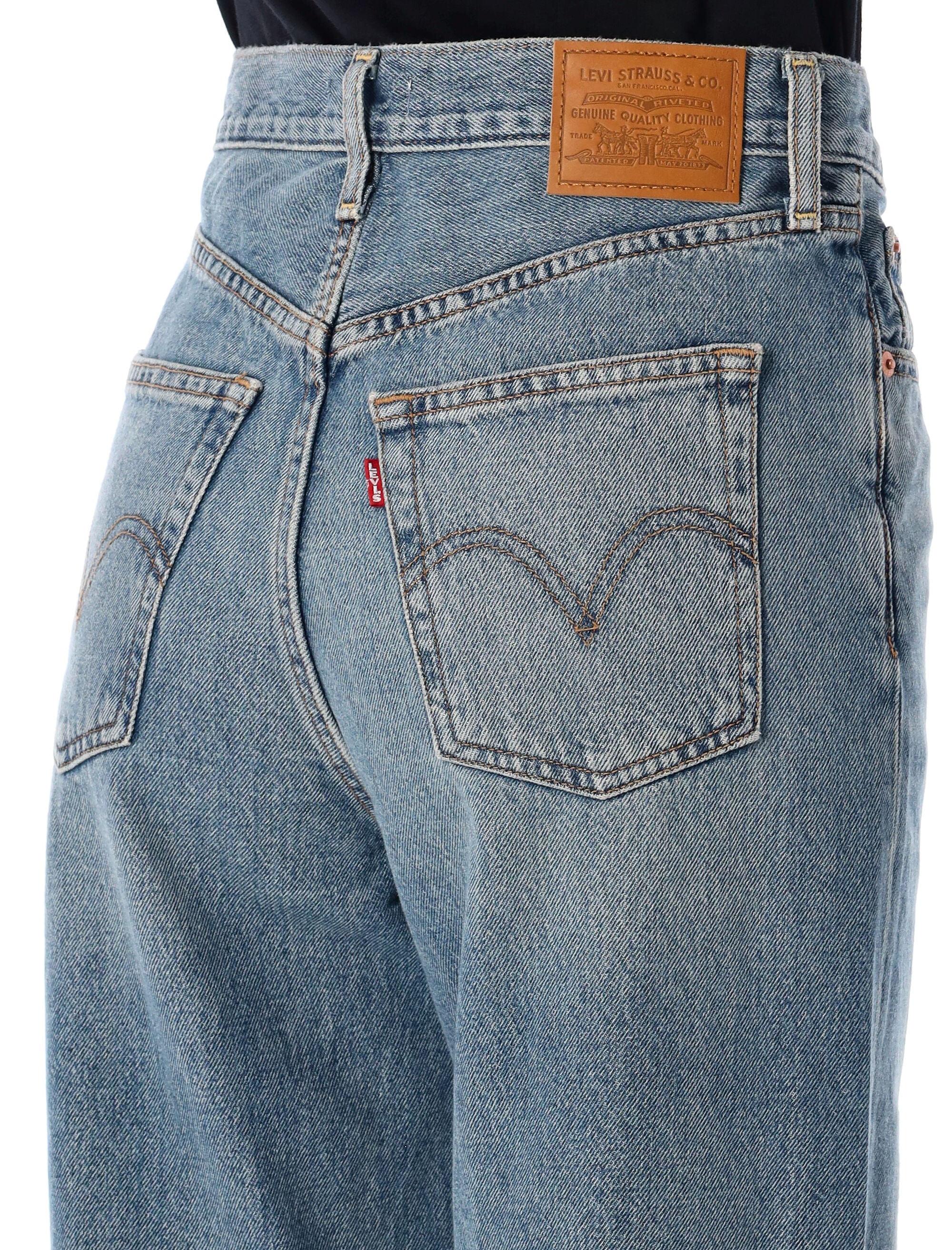 LEVI'S Super High Rise Wide Leg Jeans - Size 26