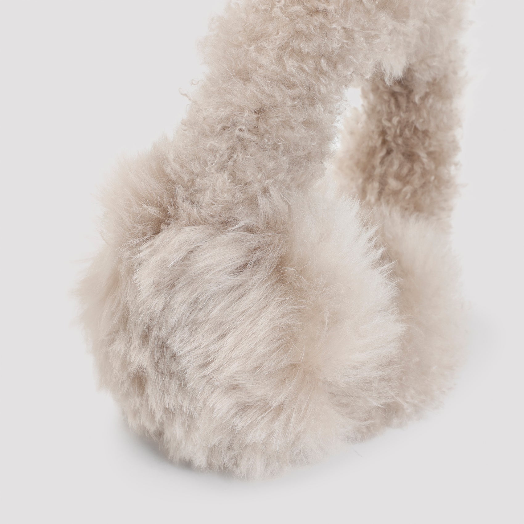 YVES SALOMON Lamb Ear Muffs - Cozy, Padded Design