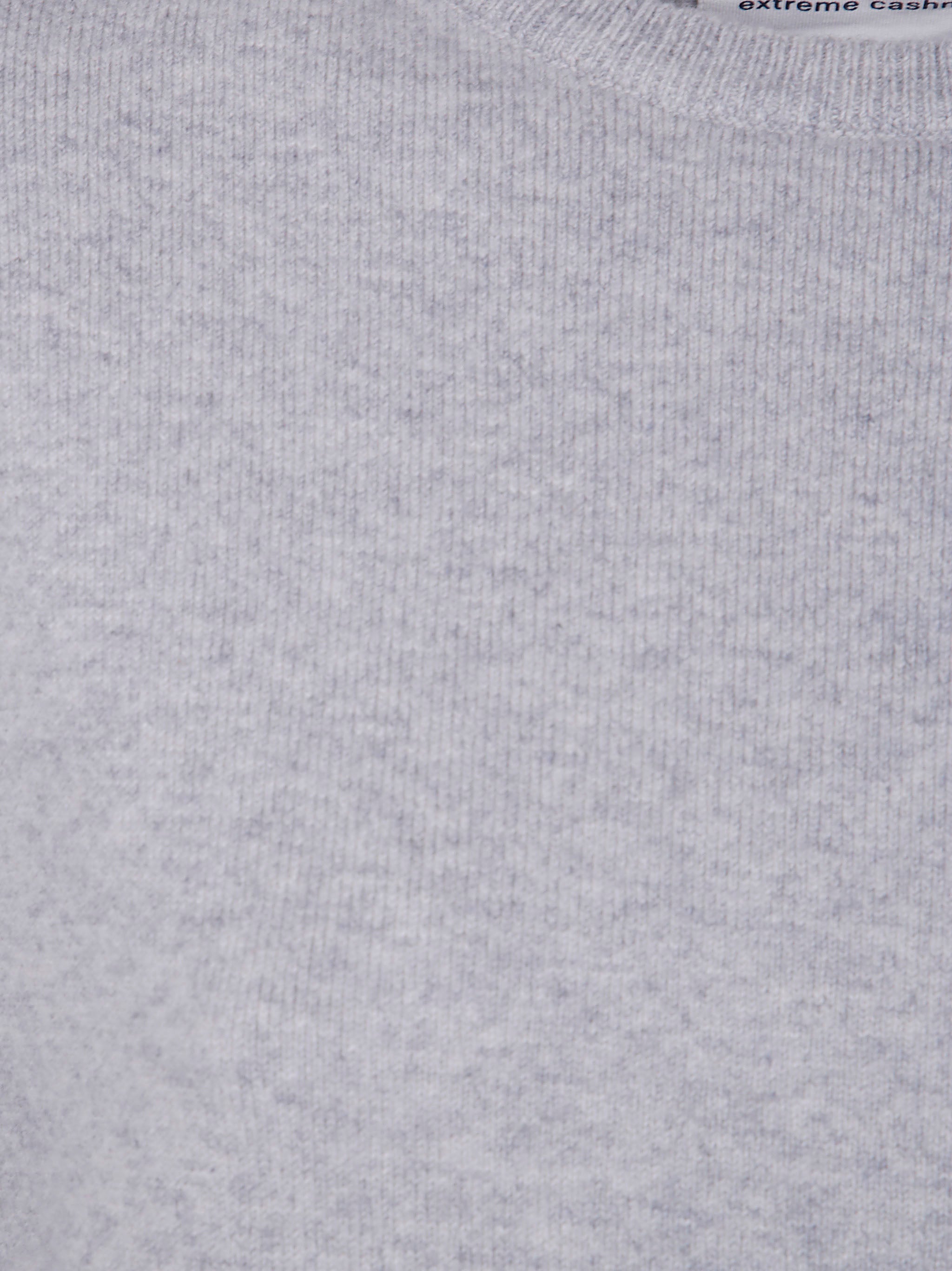 EXTREME CASHMERE Luxurious Cashmere Sweater - Stylish and Comfortable