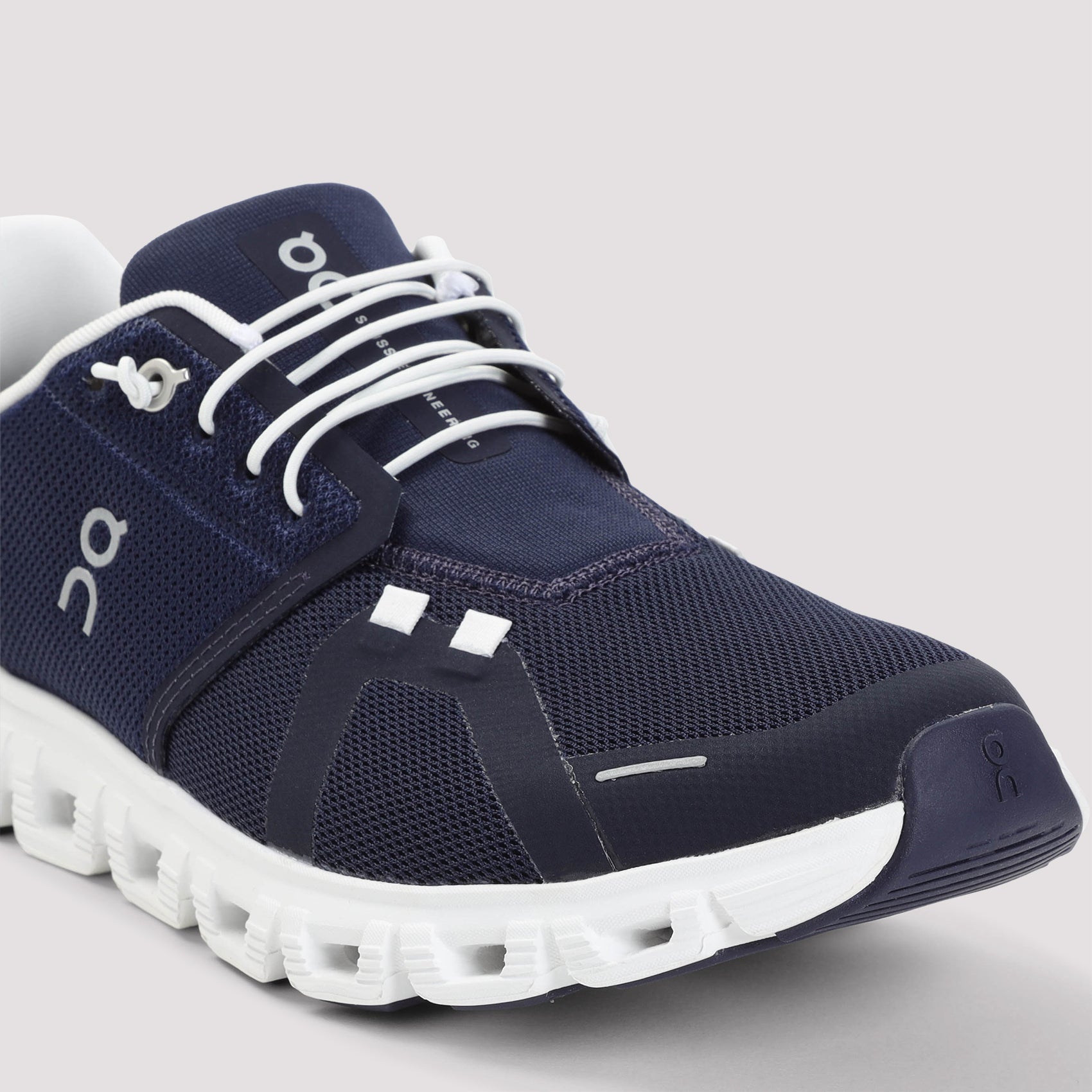 ON RUNNING Cloud 6 Unisex Sneakers