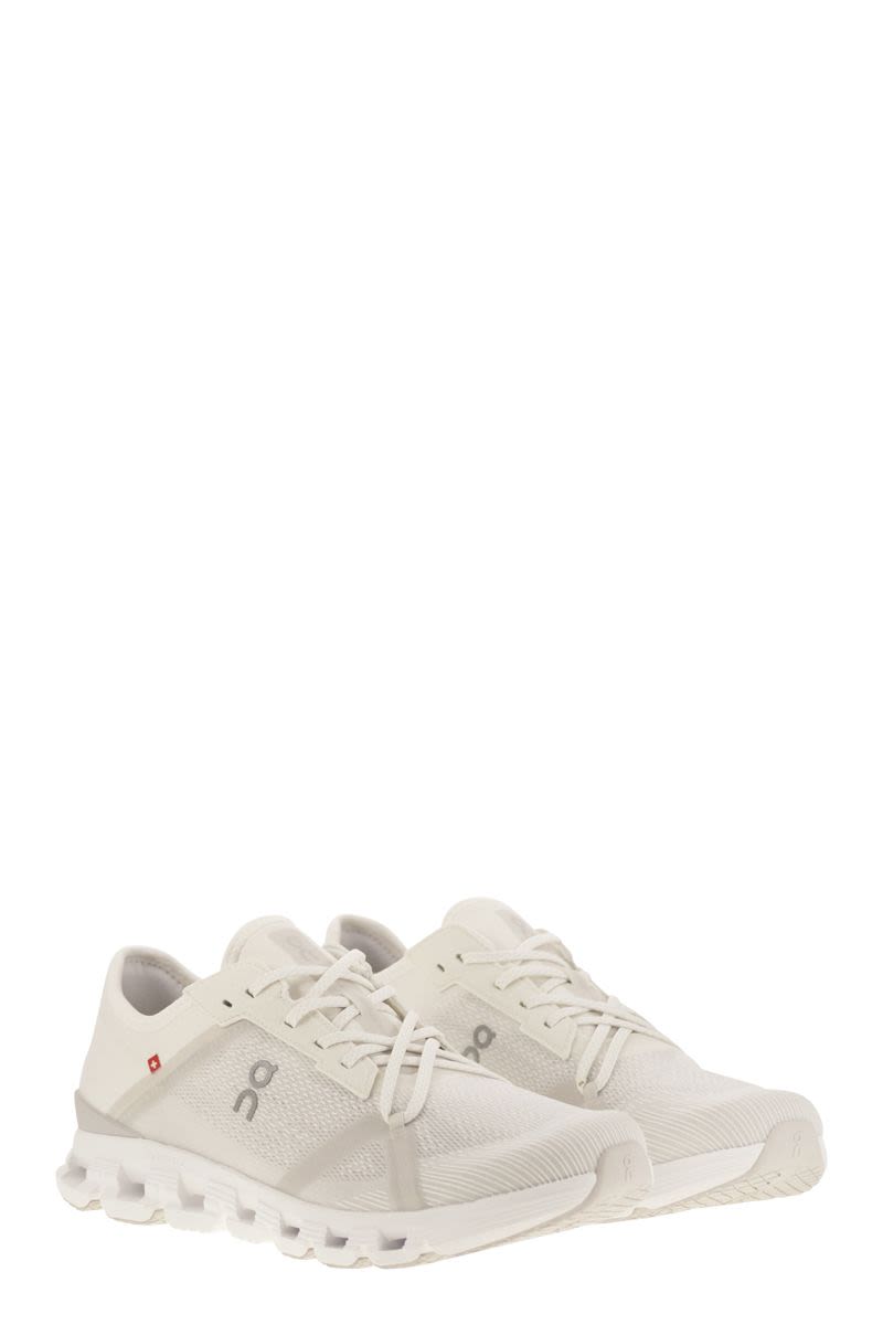 ON RUNNING Cloud X 4 - Versatile Sneakers for Every Adventure