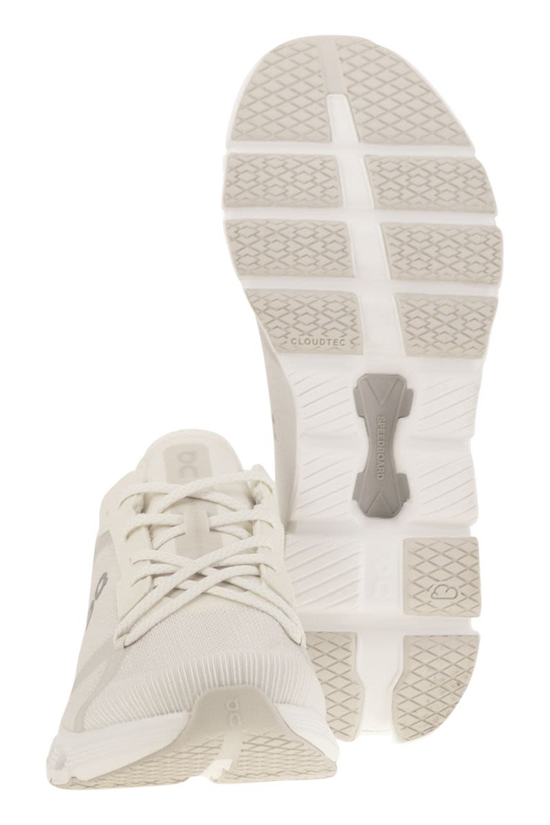 ON RUNNING Cloud X 4 - Versatile Sneakers for Every Adventure