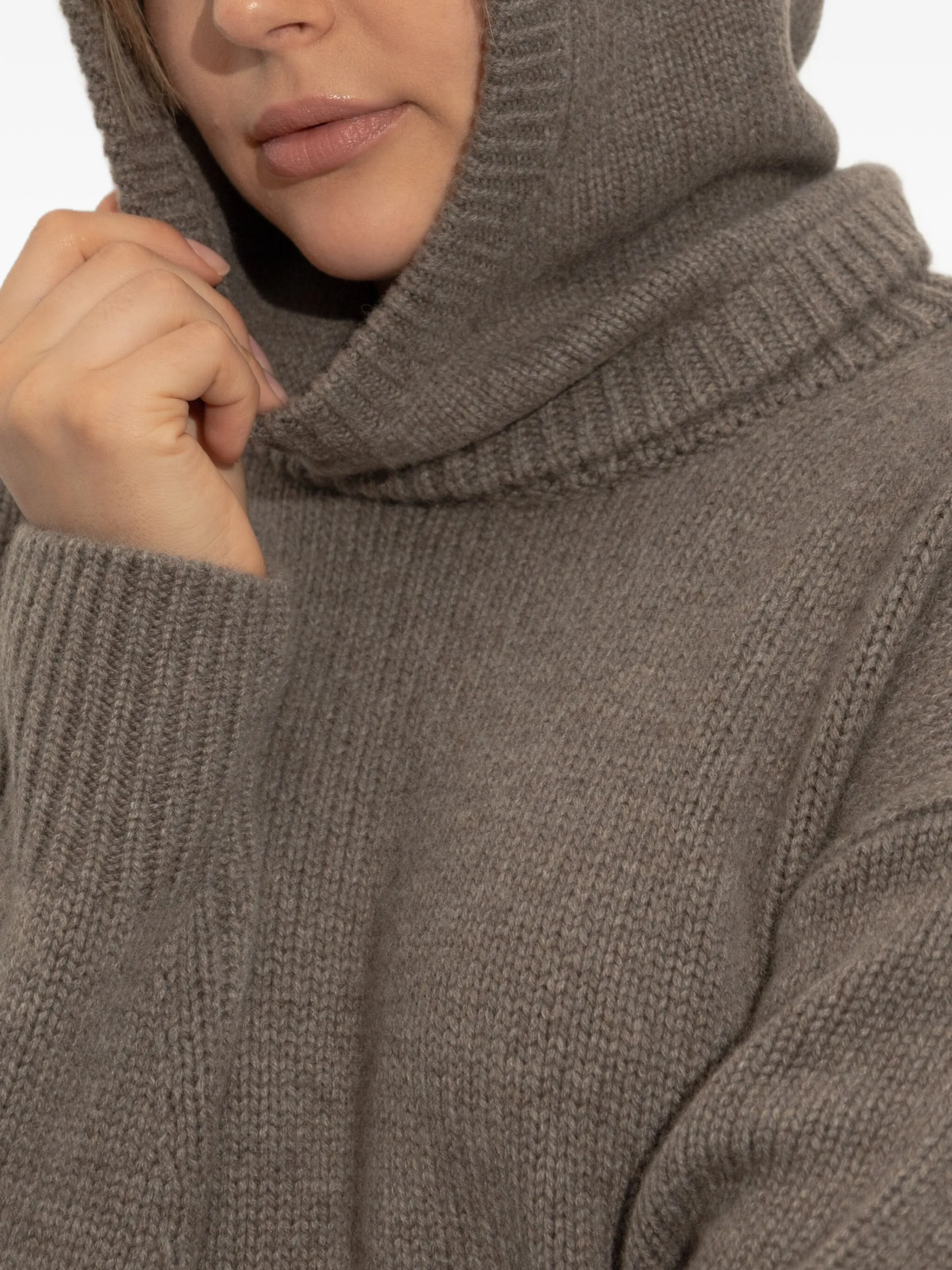 LISA YANG Luxurious Cashmere Balaclava