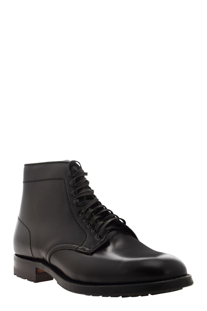 ALDEN Plain Toe Lace-Up Ankle Boot