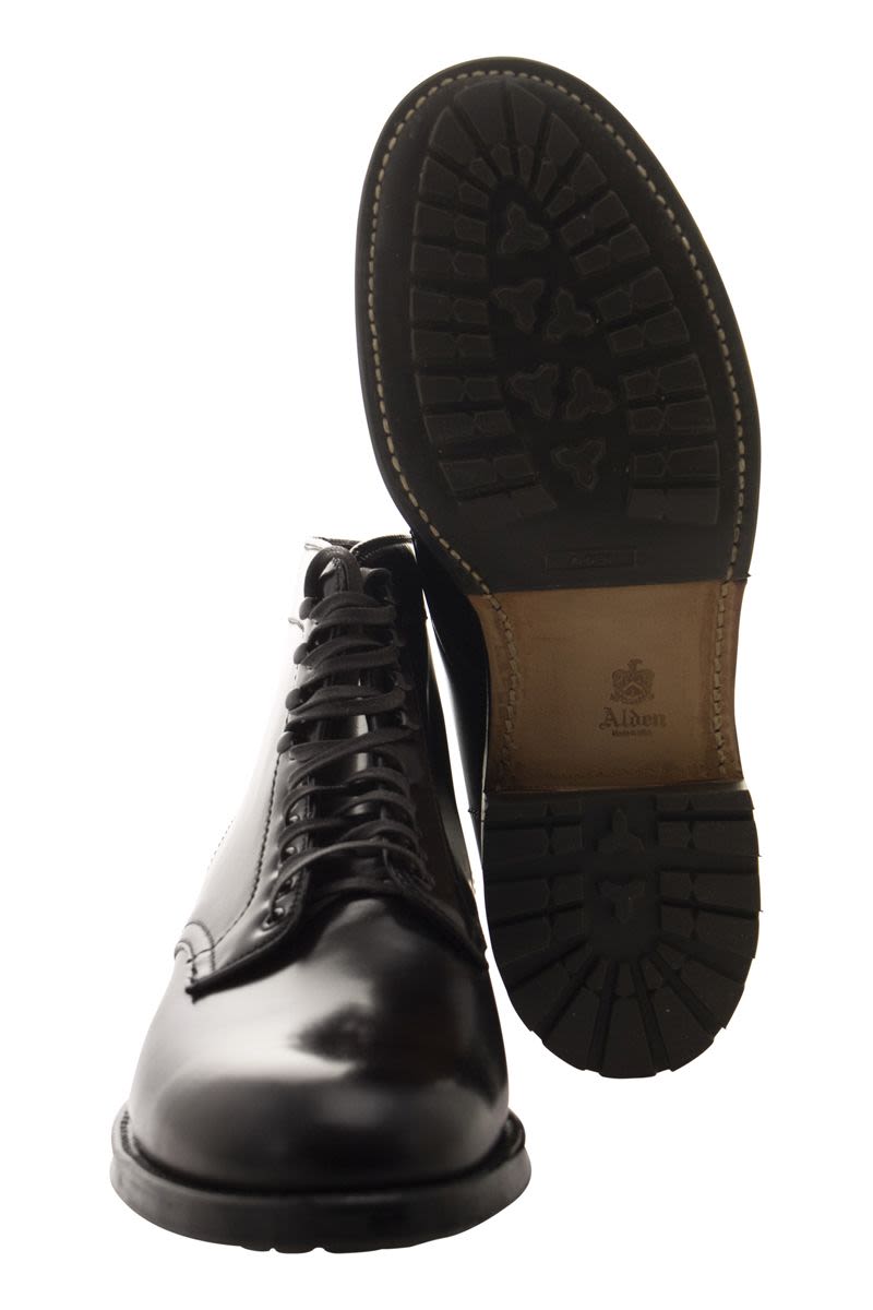 ALDEN Plain Toe Lace-Up Ankle Boot