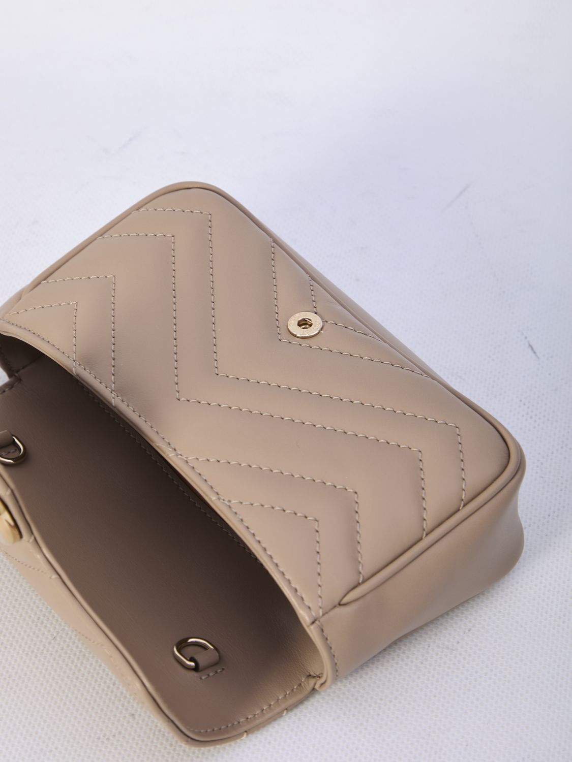 GUCCI Mini Quilted Handbag with Chain Strap - 16.5x10x4.5cm